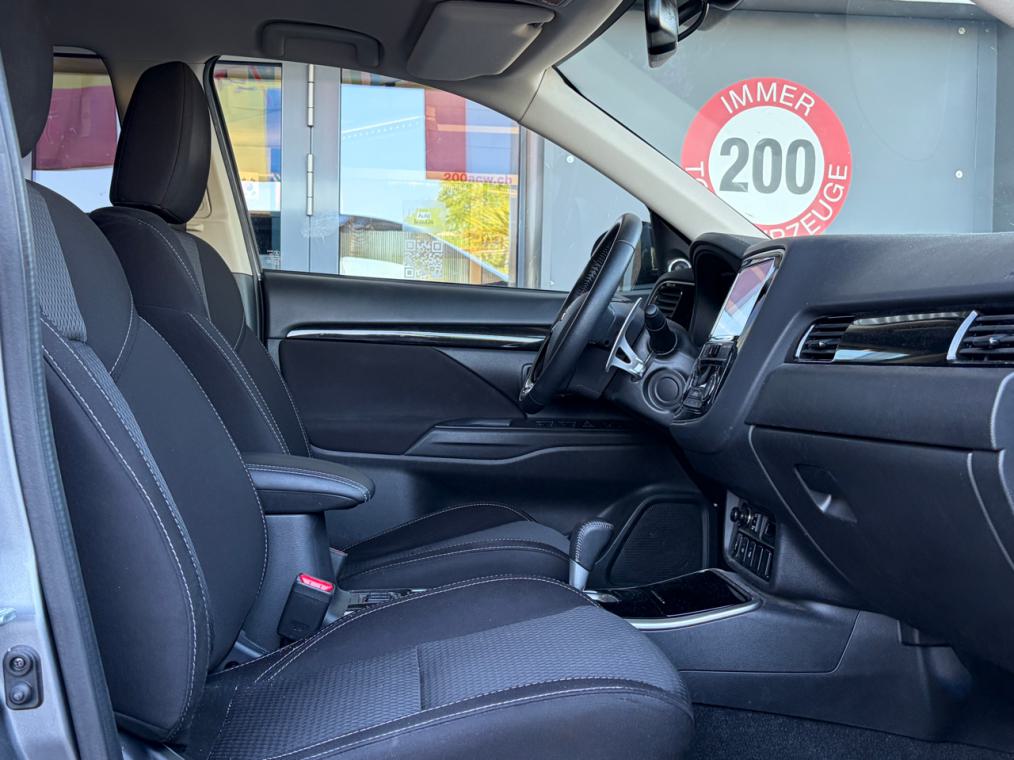 MITSUBISHI Outlander 2.0 Value 4WD CVT-image-7