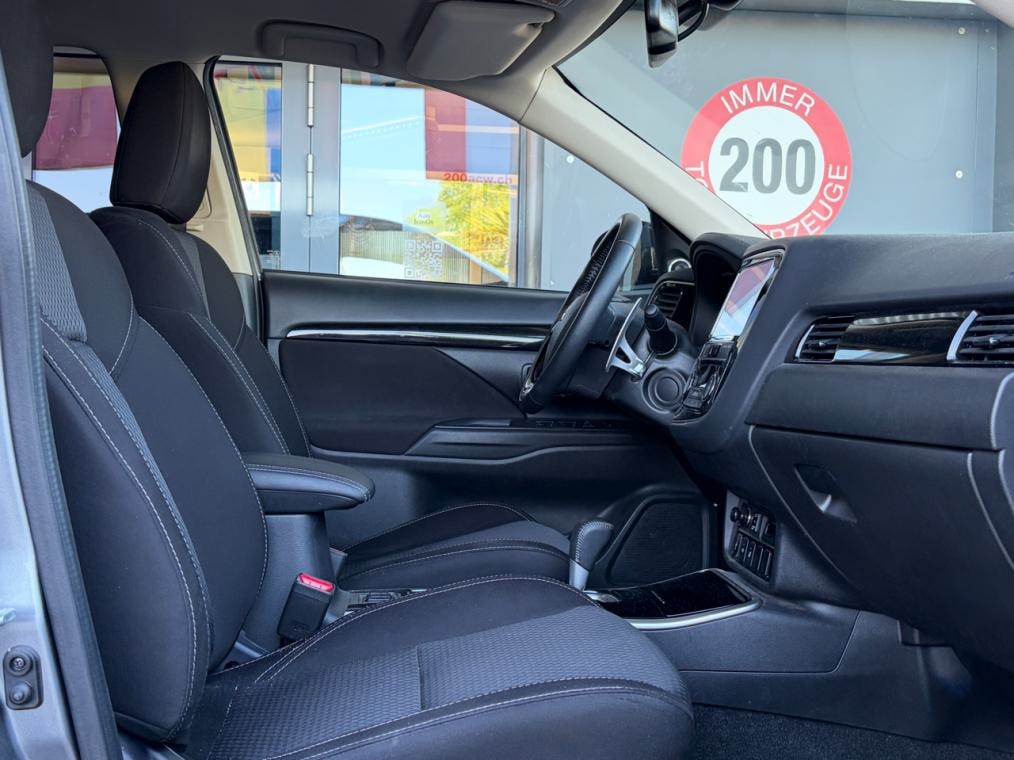 MITSUBISHI Outlander 2.0 Value 4WD CVT-image-7