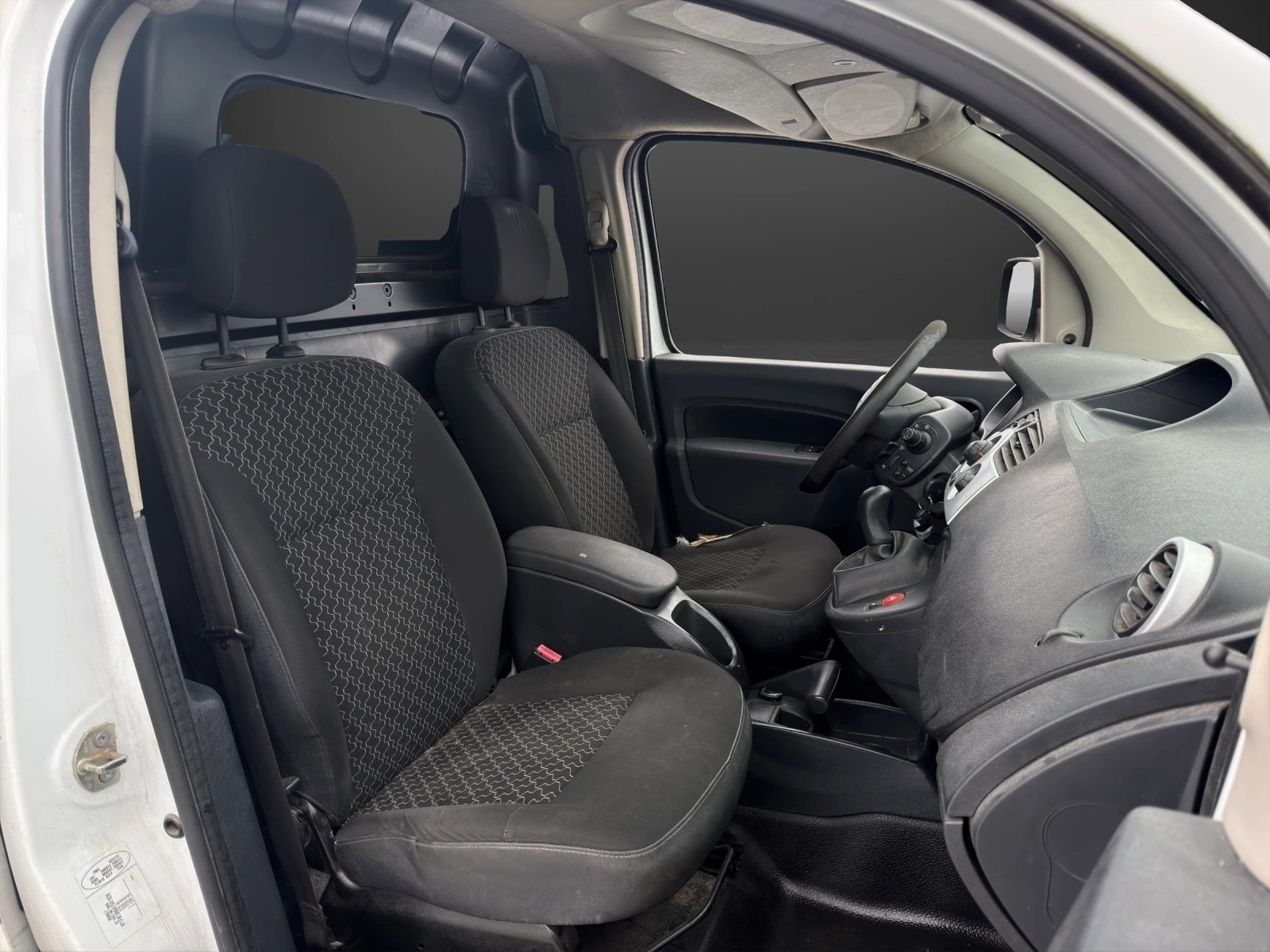 RENAULT Kangoo Maxi dCi 90-image-8