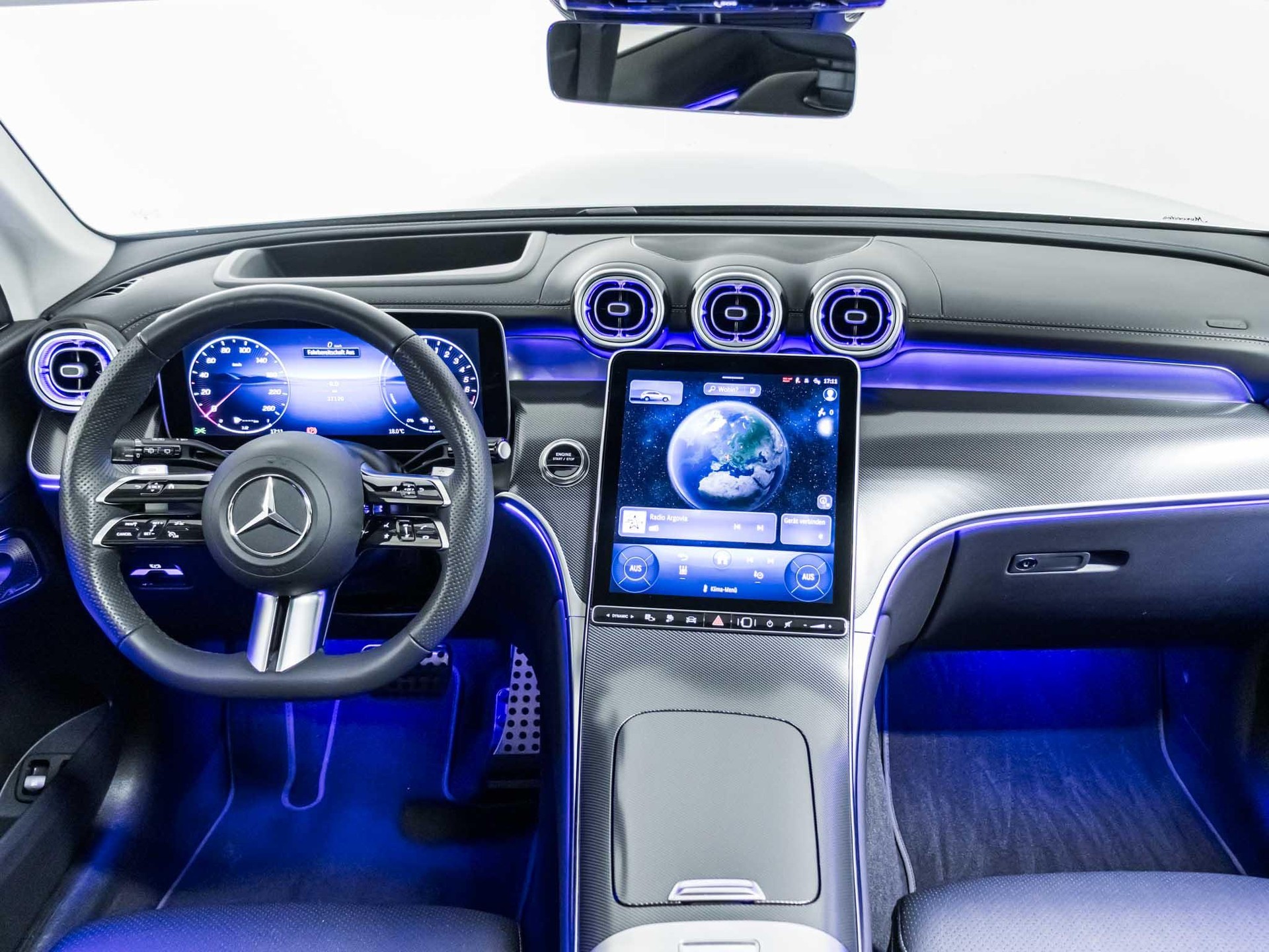 MERCEDES-BENZ GLC 300 e 4MATIC-image-11