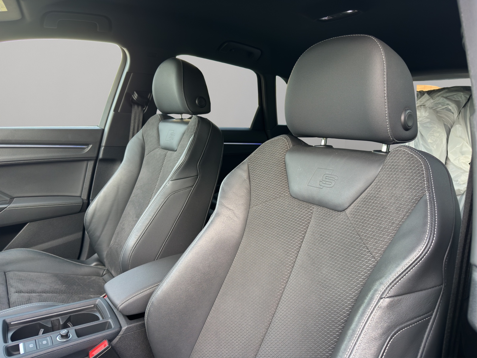AUDI Q3 45 TFSI S line quattro S-tronic-image-13