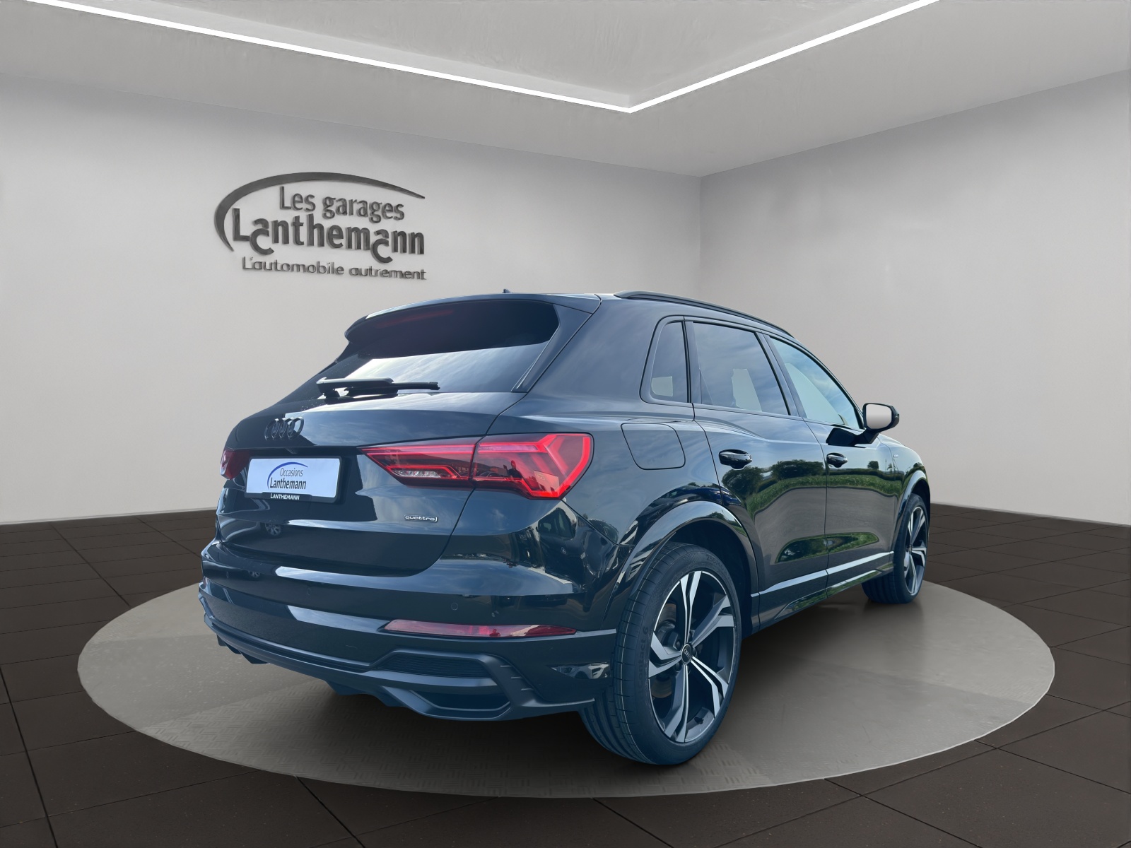 AUDI Q3 45 TFSI S line quattro S-tronic-image-4