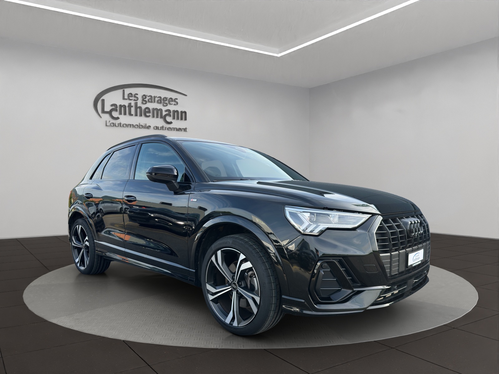 AUDI Q3 45 TFSI S line quattro S-tronic-image-5