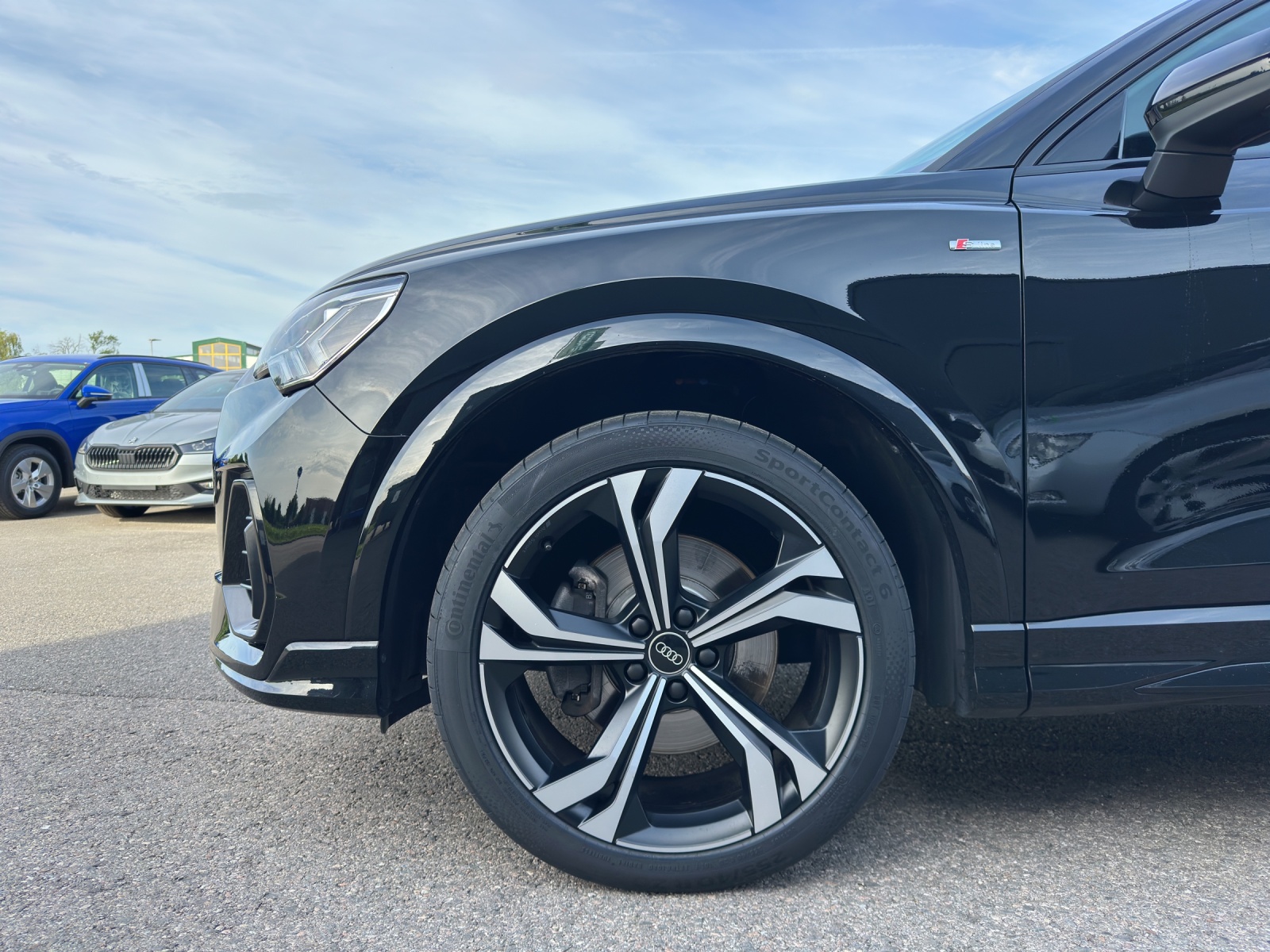 AUDI Q3 45 TFSI S line quattro S-tronic-image-7