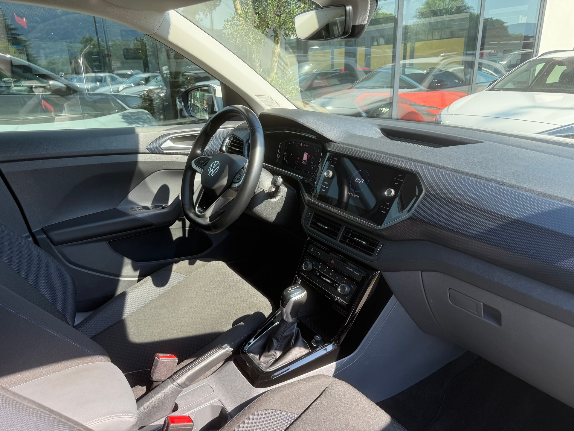 VW T-Cross 1.0 TSI Life Limited DSG-image-12