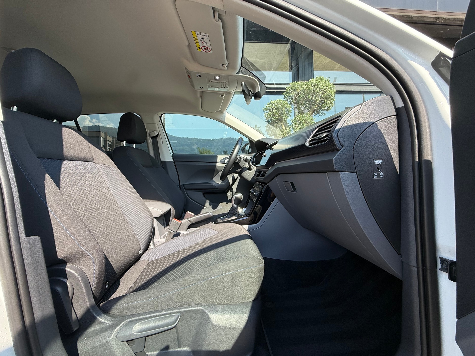 VW T-Cross 1.0 TSI Life Limited DSG-image-10
