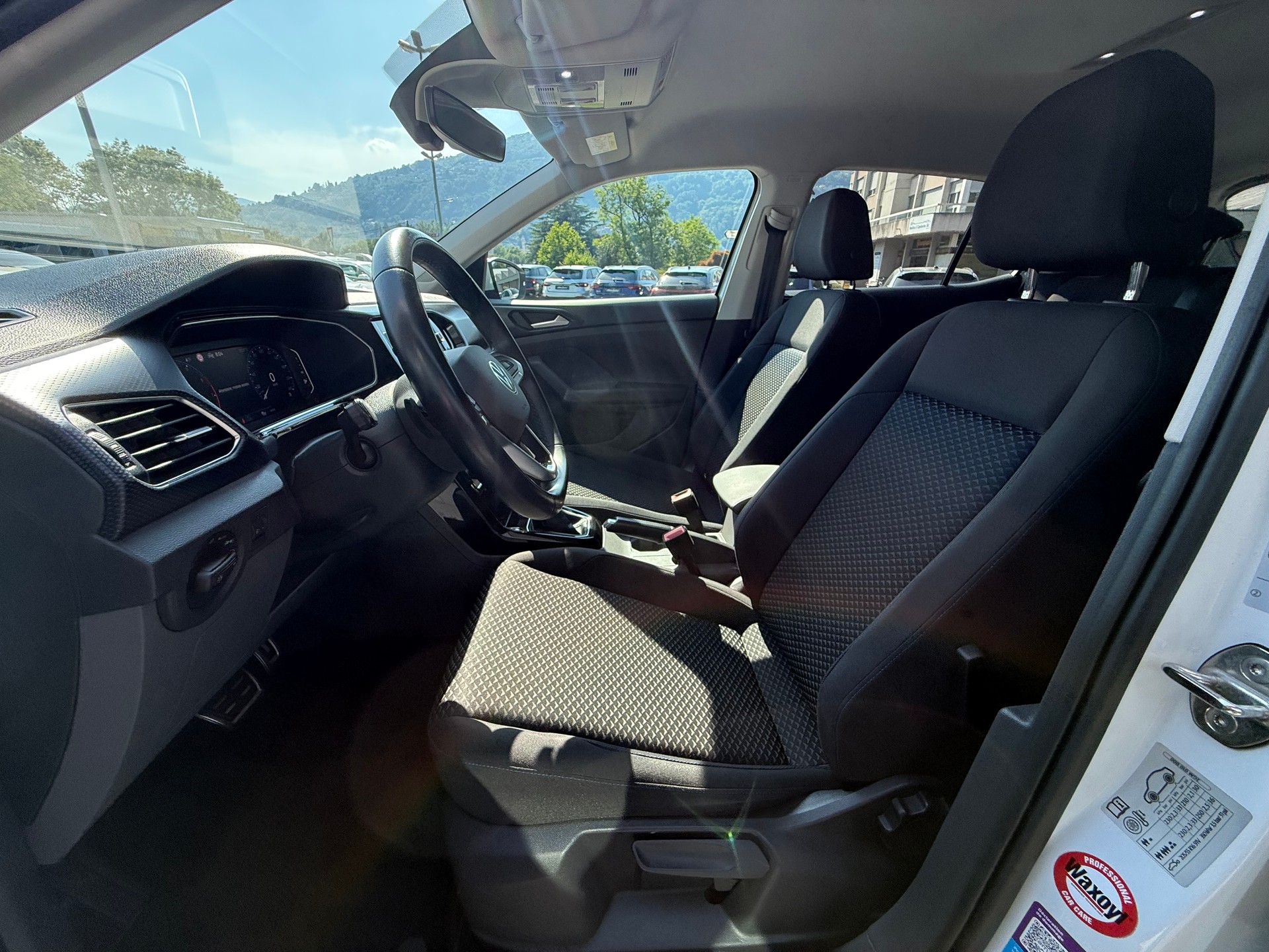 VW T-Cross 1.0 TSI Life Limited DSG-image-8