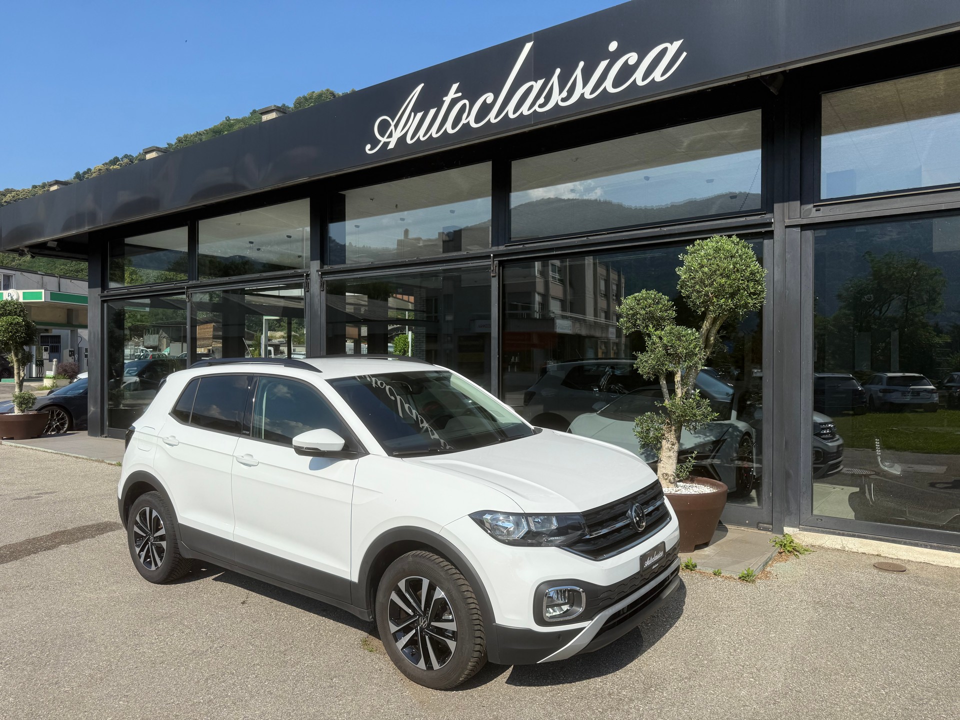 VW T-Cross 1.0 TSI Life Limited DSG-image-4