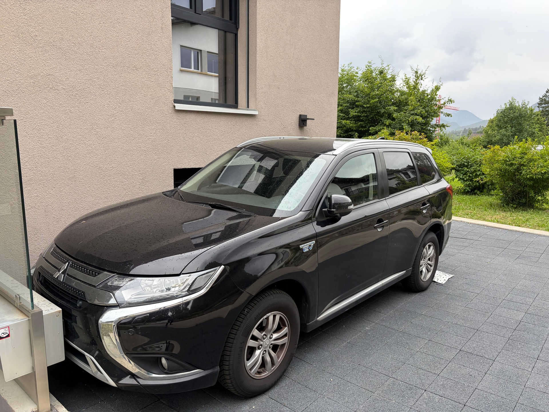 MITSUBISHI 2.4 PHEV Value-image-0