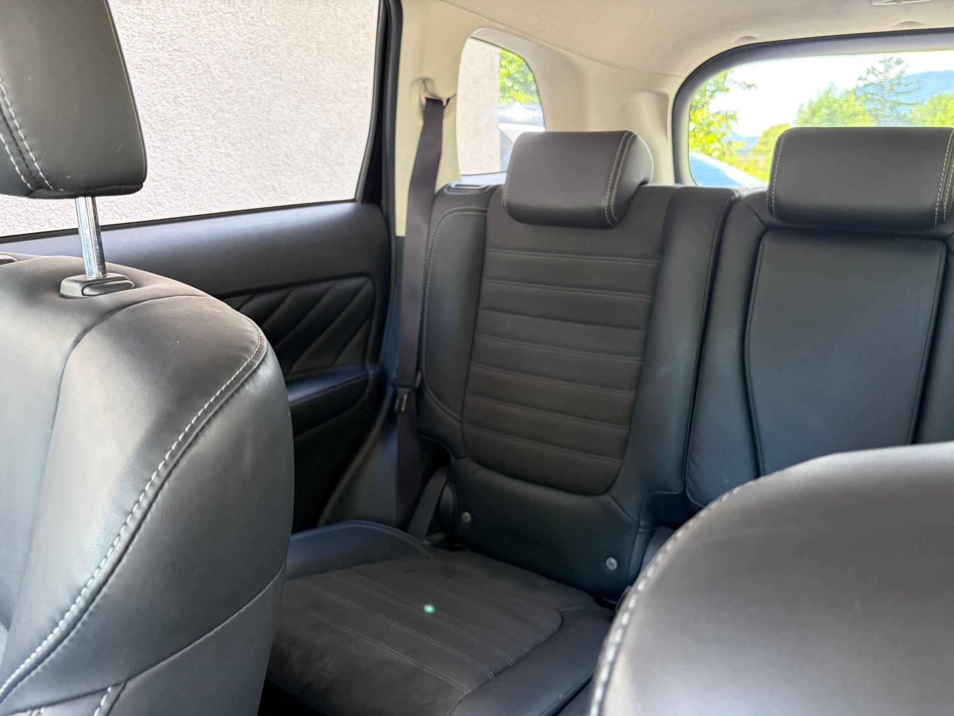 MITSUBISHI 2.4 PHEV Value-image-3