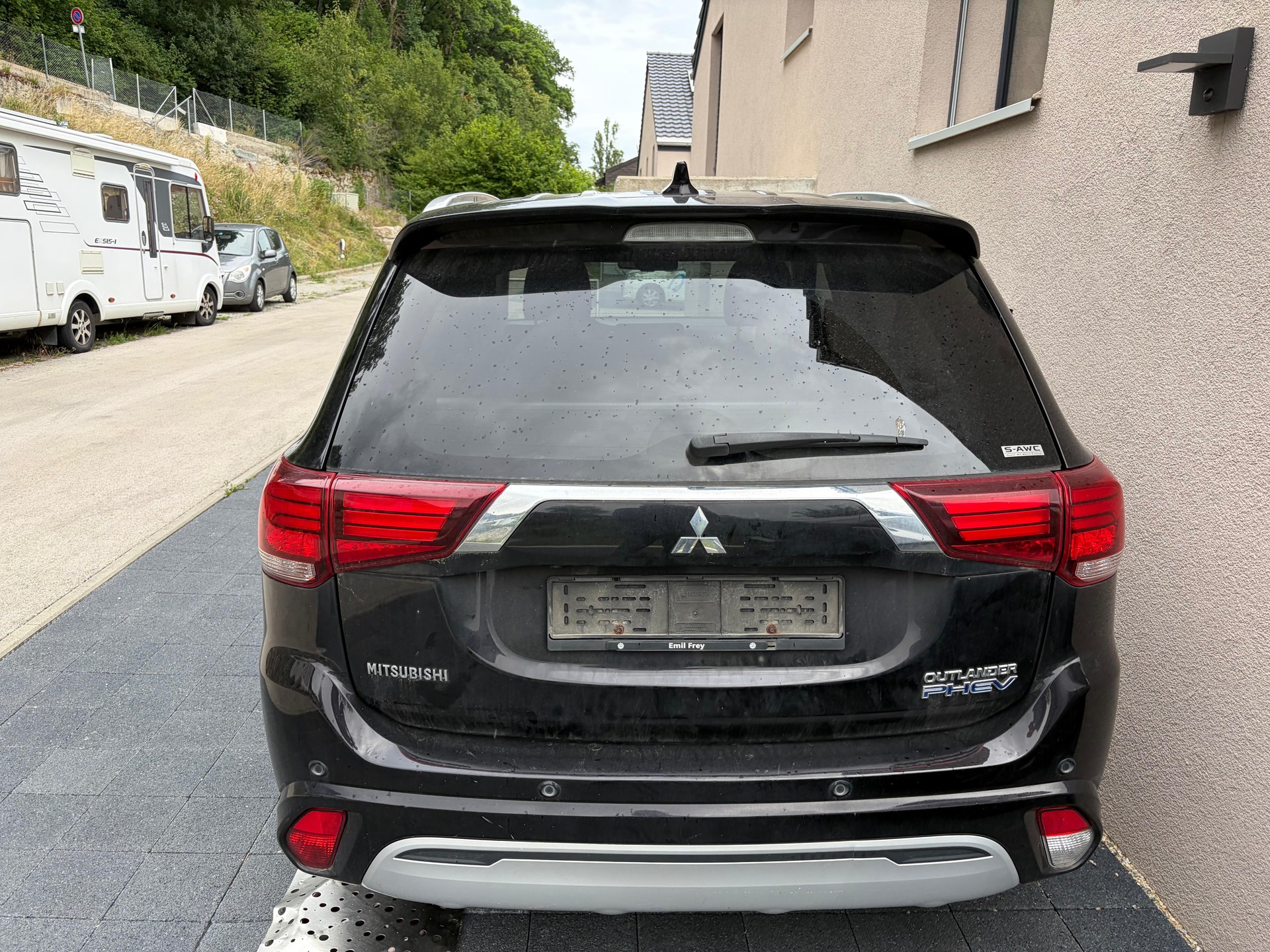 MITSUBISHI 2.4 PHEV Value-image-1