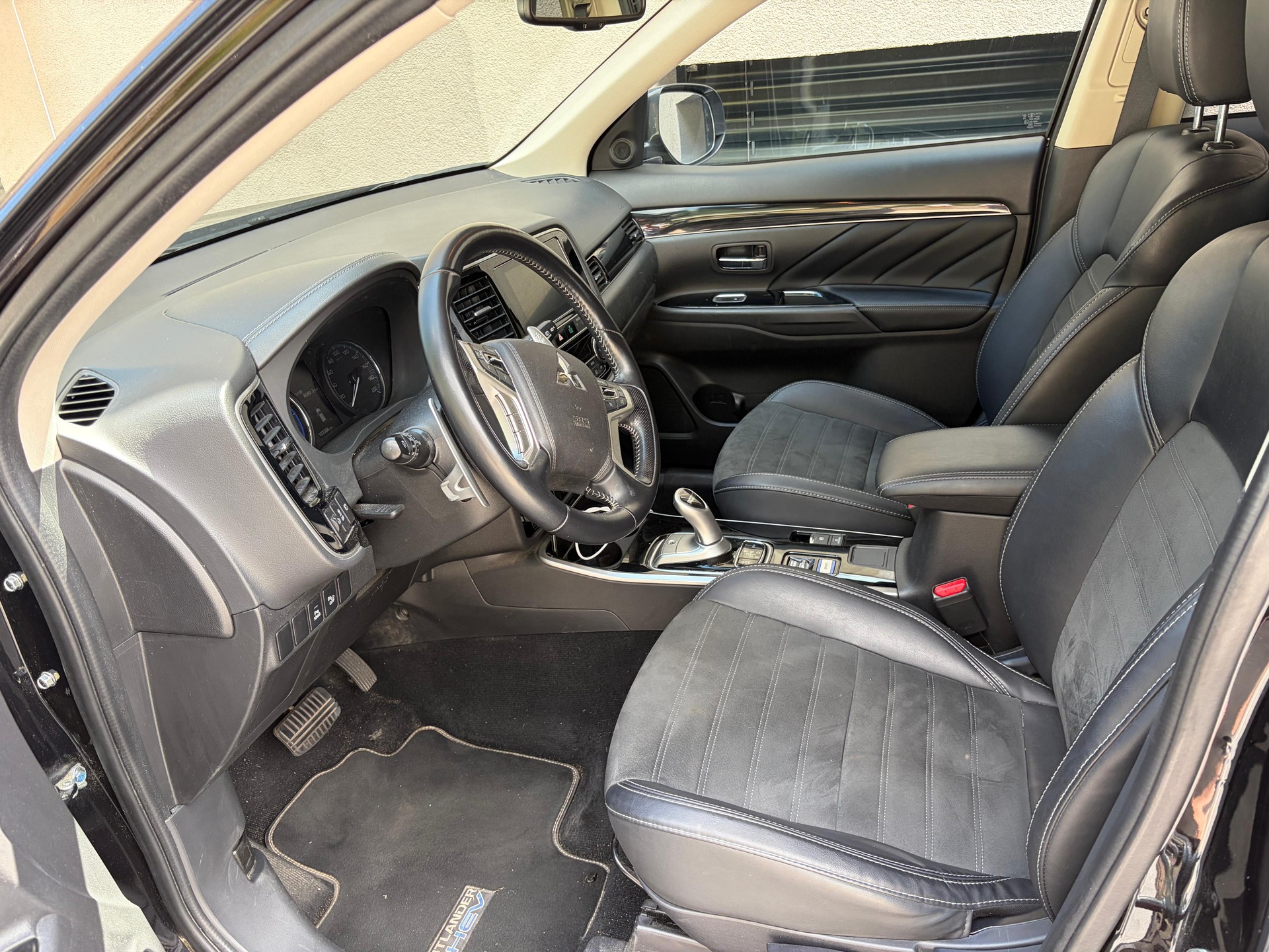 MITSUBISHI 2.4 PHEV Value-image-4