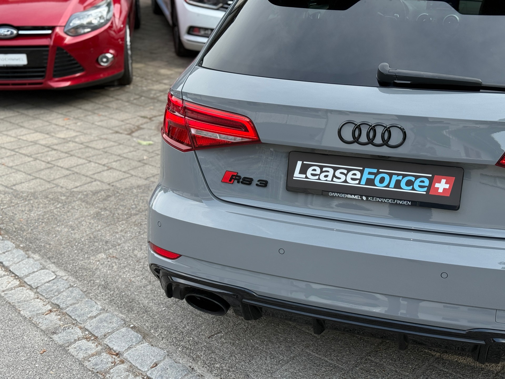 AUDI RS3 Sportback 2.5 TSI quattro S-tronic-image-8