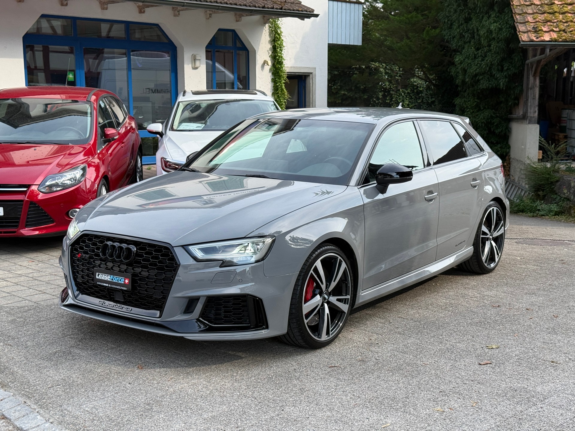 AUDI RS3 Sportback 2.5 TSI quattro S-tronic-image-0