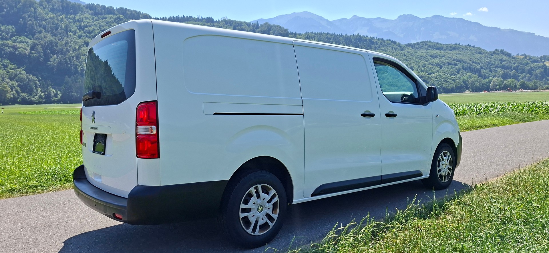 PEUGEOT Expert 2.0 BlueHDi 120 S&S Active Long-image-7