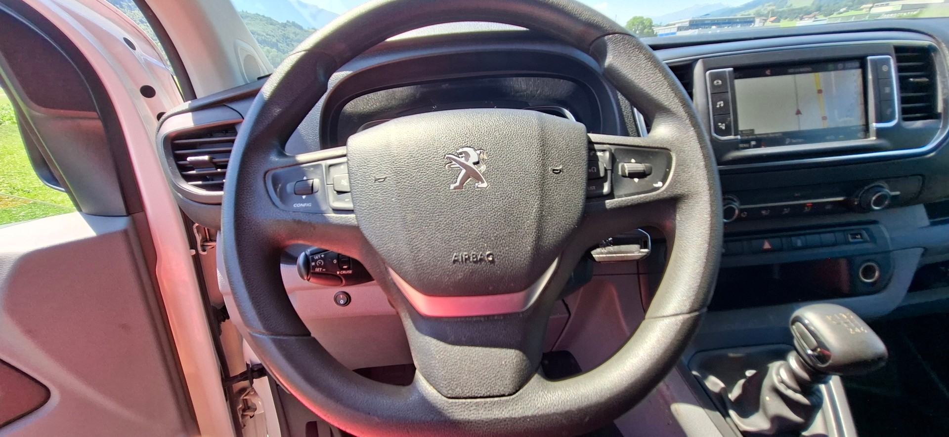 PEUGEOT Expert 2.0 BlueHDi 120 S&S Active Long-image-9