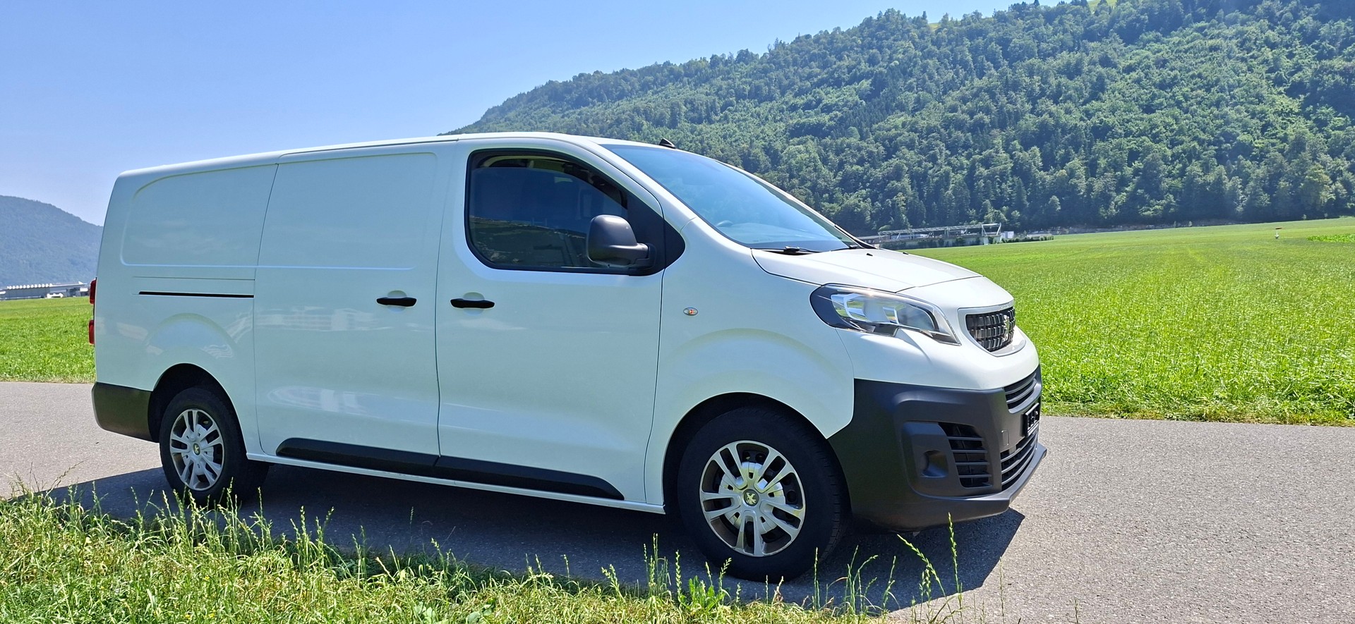 PEUGEOT Expert 2.0 BlueHDi 120 S&S Active Long-image-0