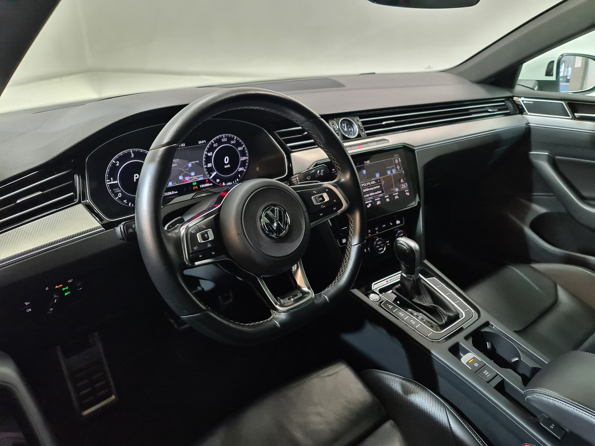 VW Arteon 2.0 TDI SCR BMT R-Line 4Motion DSG-image-6
