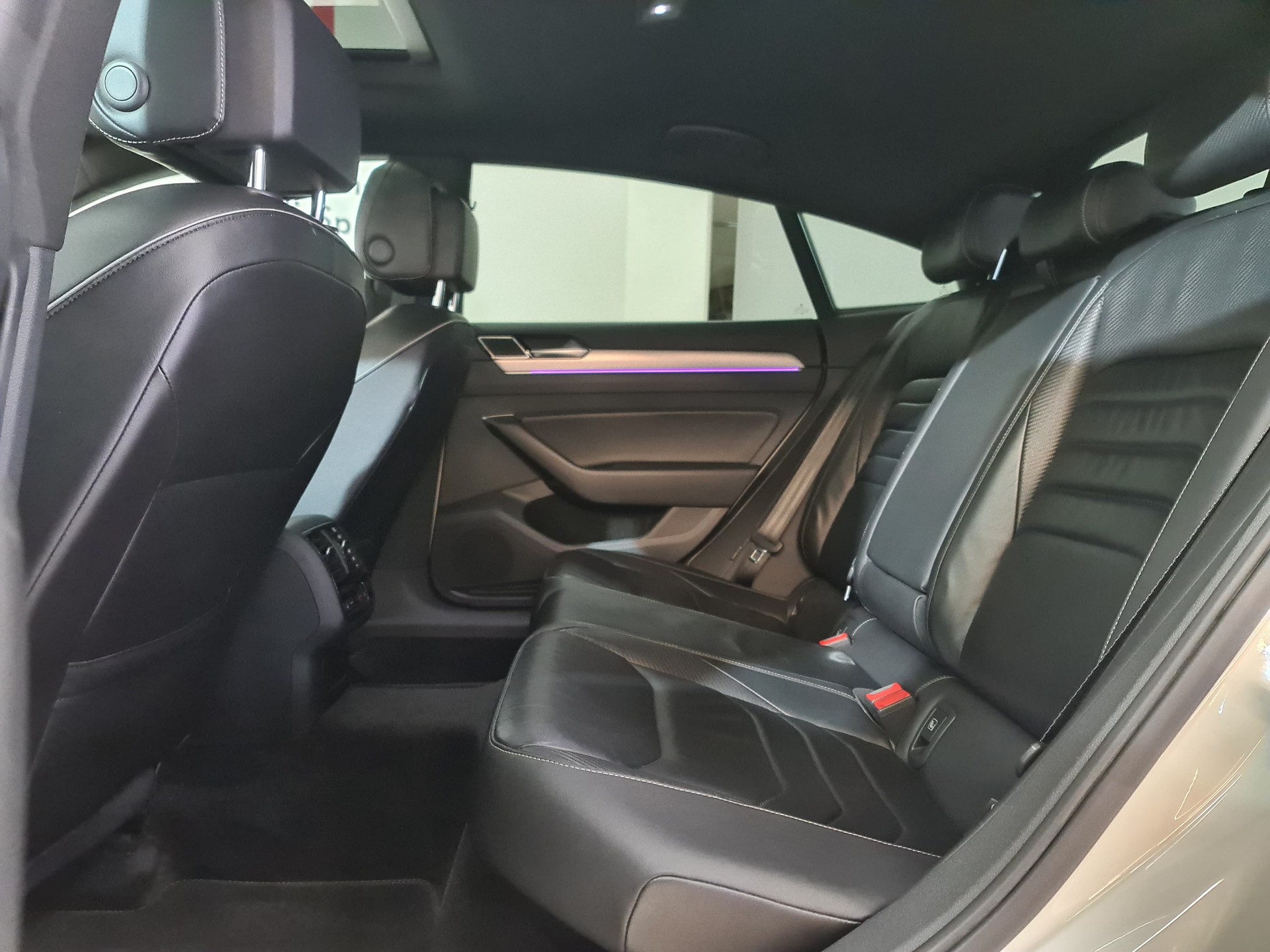 VW Arteon 2.0 TDI SCR BMT R-Line 4Motion DSG-image-8