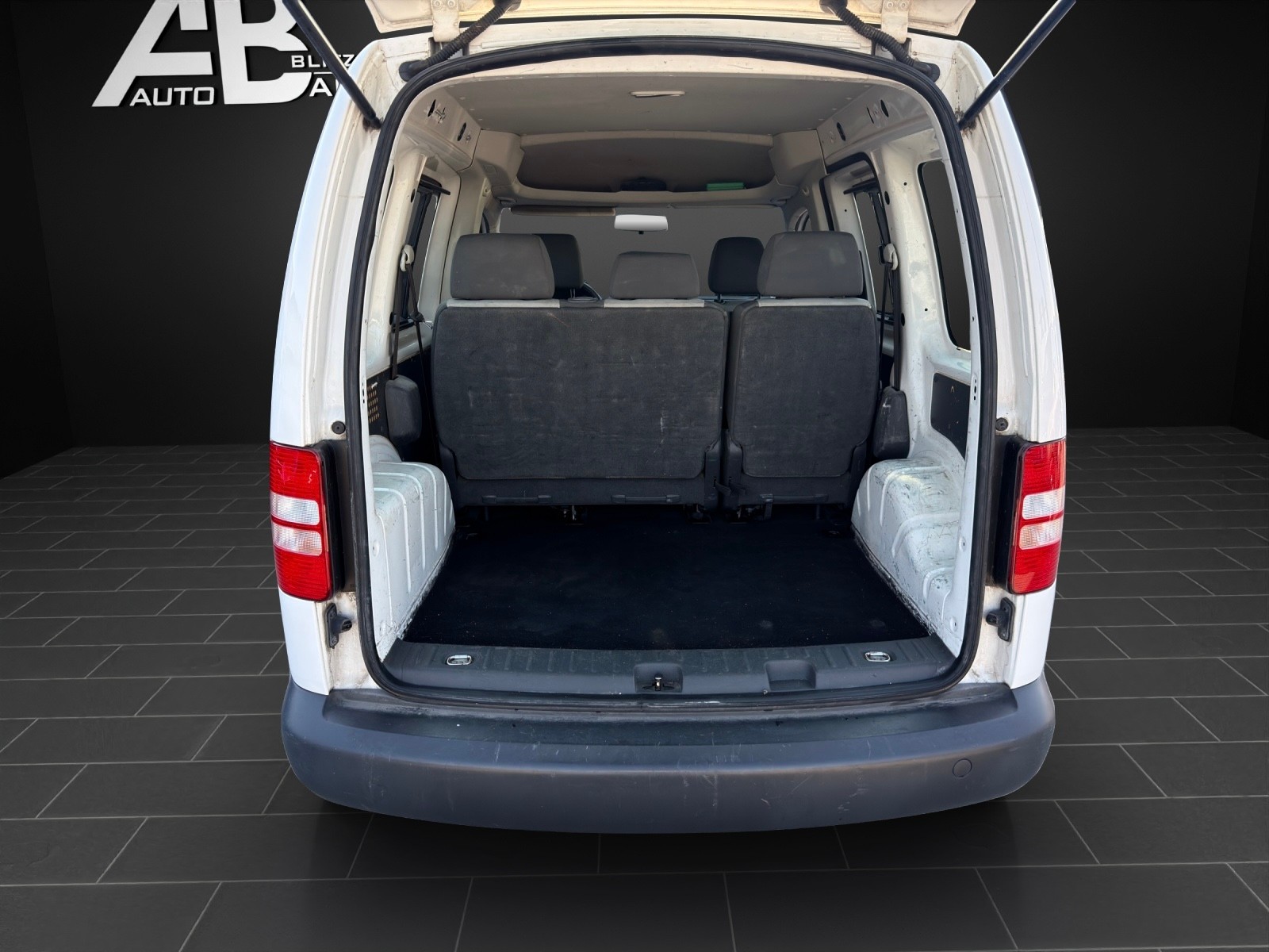 VW Caddy 1.2 TSI Entry-image-12
