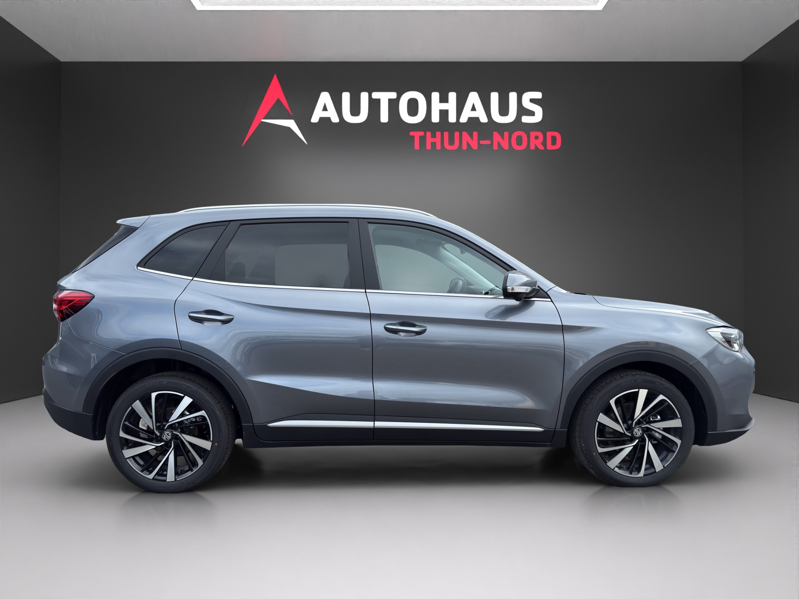 MG ZS 1.5 Hybrid+ Luxury-image-5