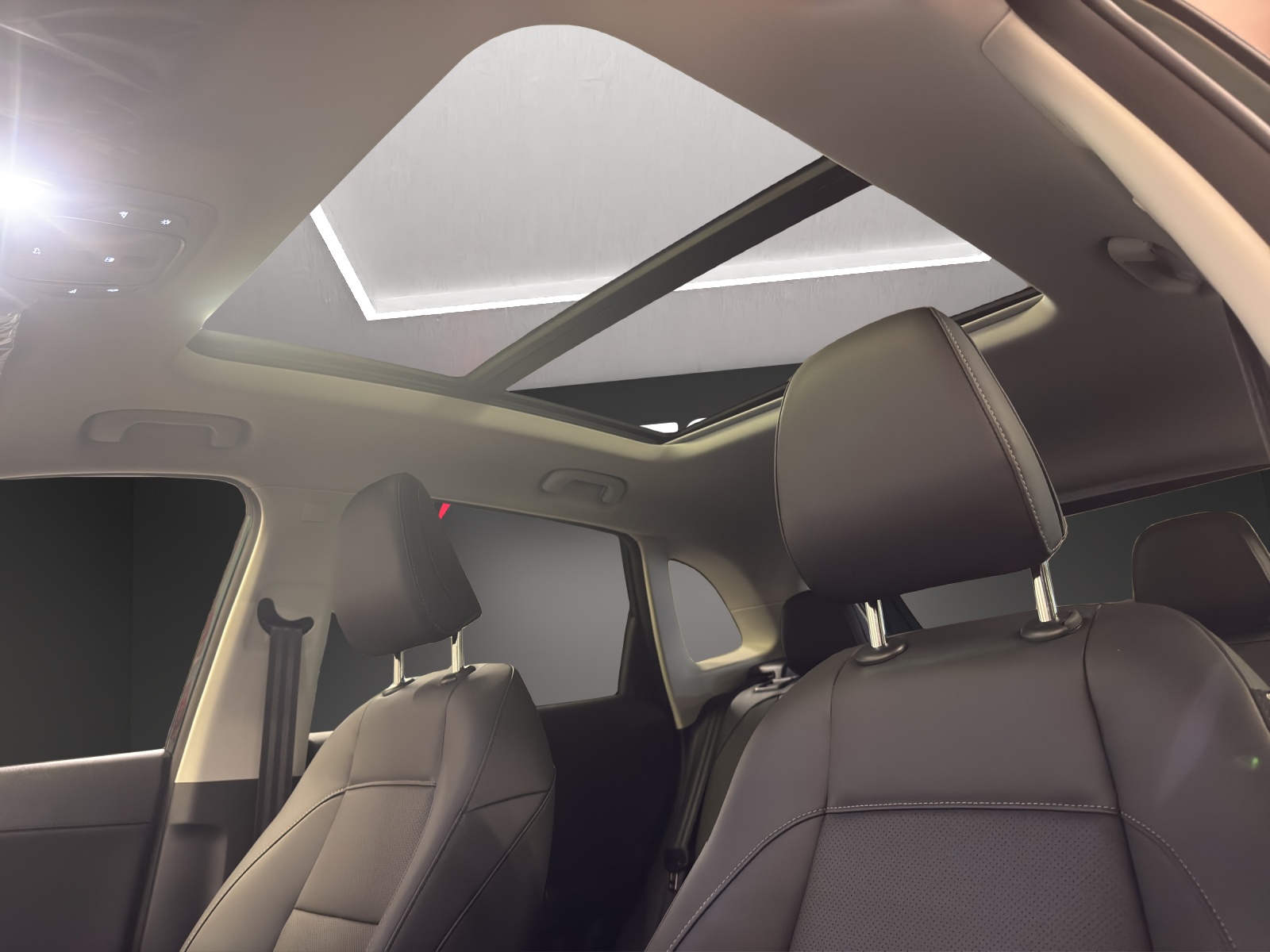 MG ZS 1.5 Hybrid+ Luxury-image-9