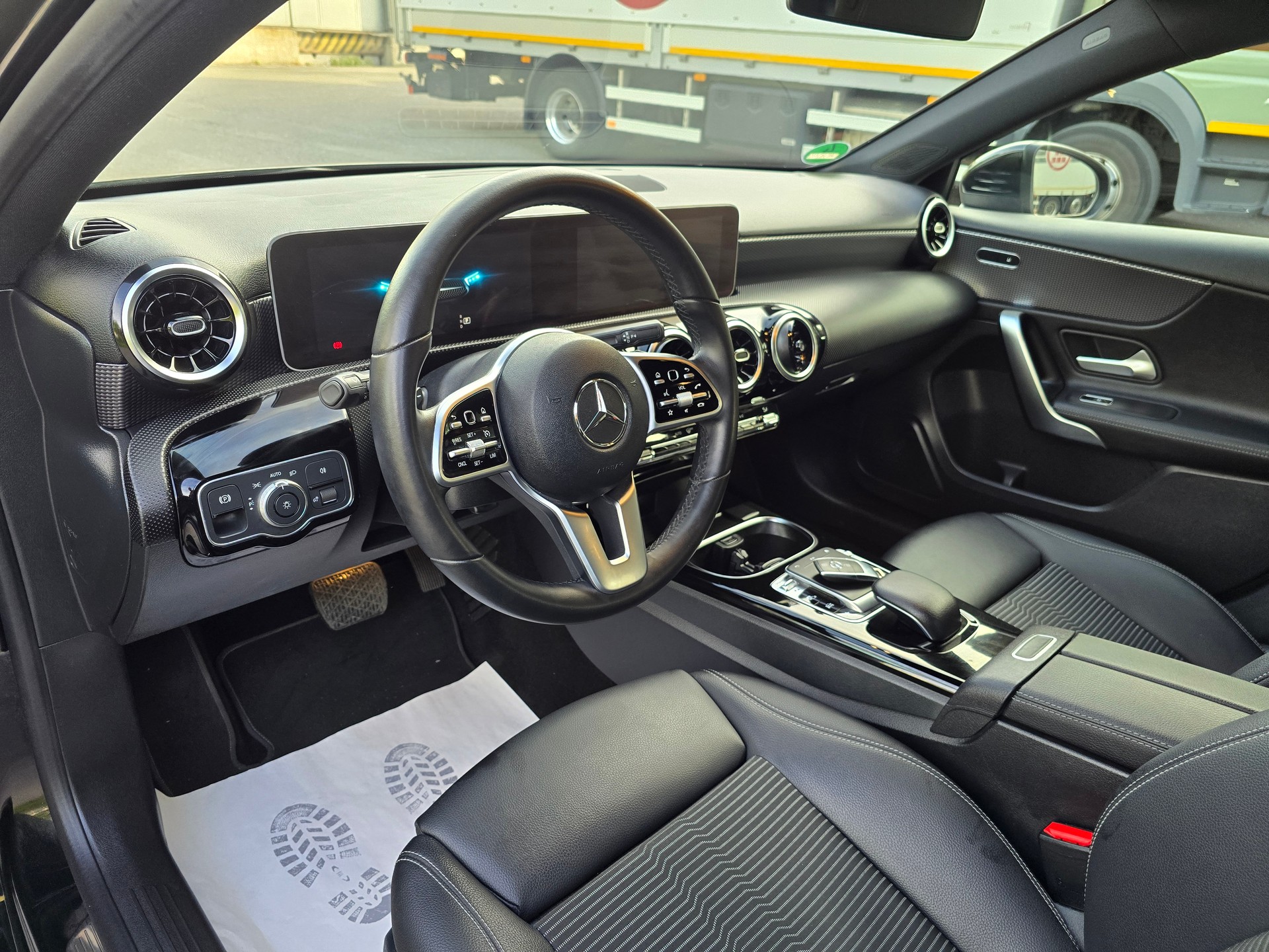 MERCEDES-BENZ A 220 Style 7G-DCT-image-10
