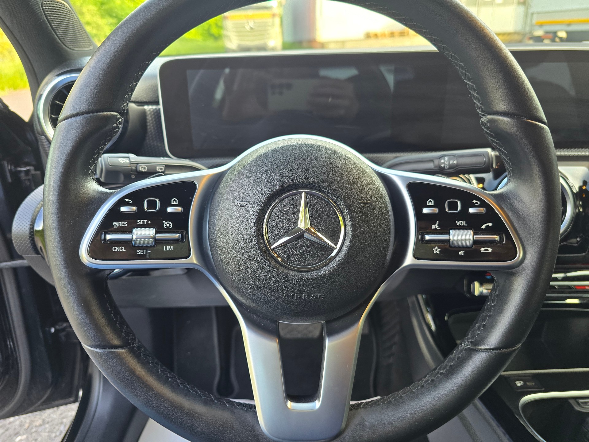 MERCEDES-BENZ A 220 Style 7G-DCT-image-15