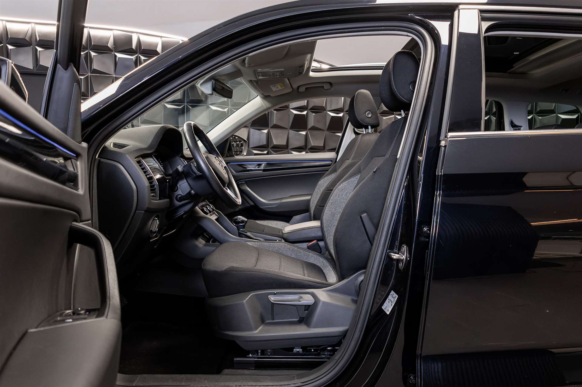 SKODA Kodiaq 2.0 TSI DSG Drive 4x4-image-12