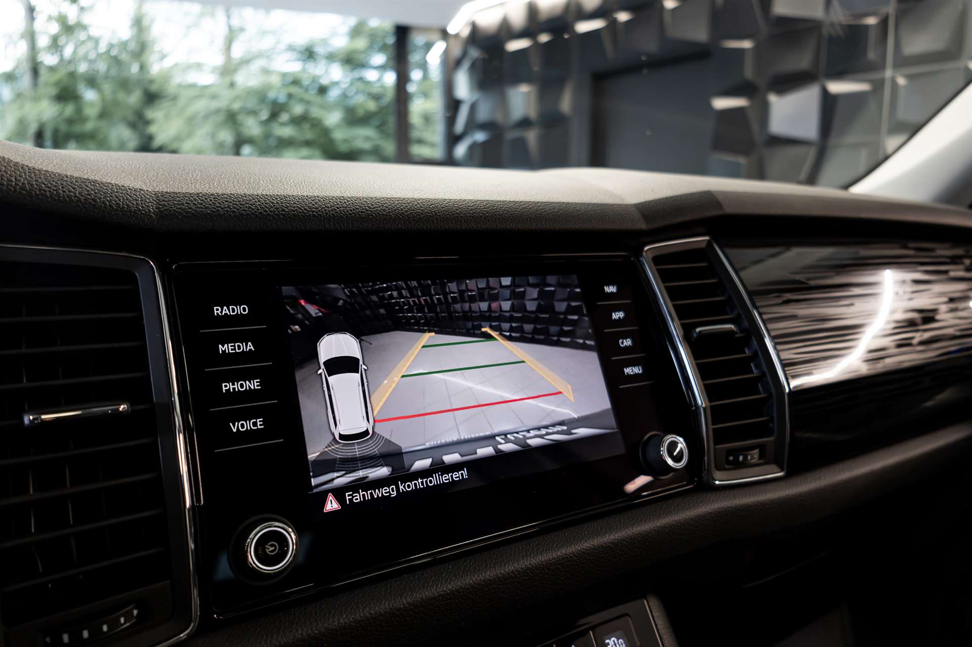 SKODA Kodiaq 2.0 TSI DSG Drive 4x4-image-21