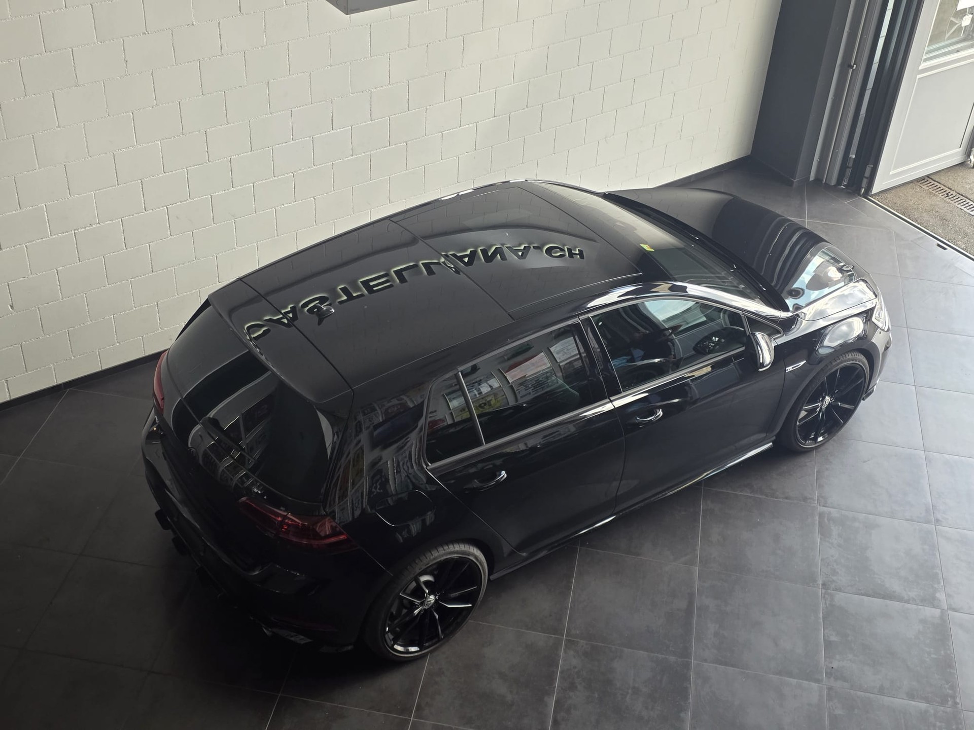 VW Golf 2.0 TSI R 4Motion DSG-image-4