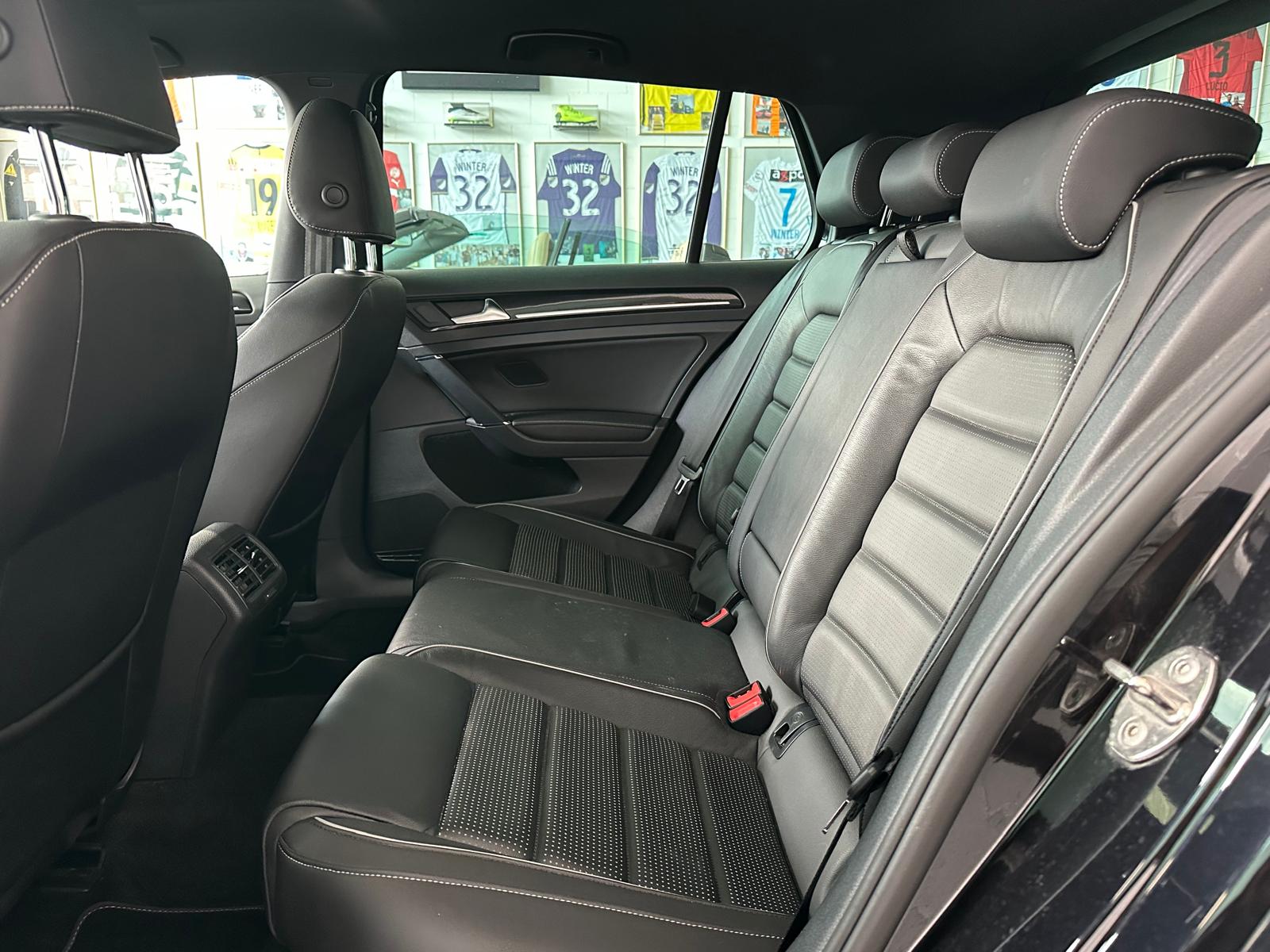 VW Golf 2.0 TSI R 4Motion DSG-image-8