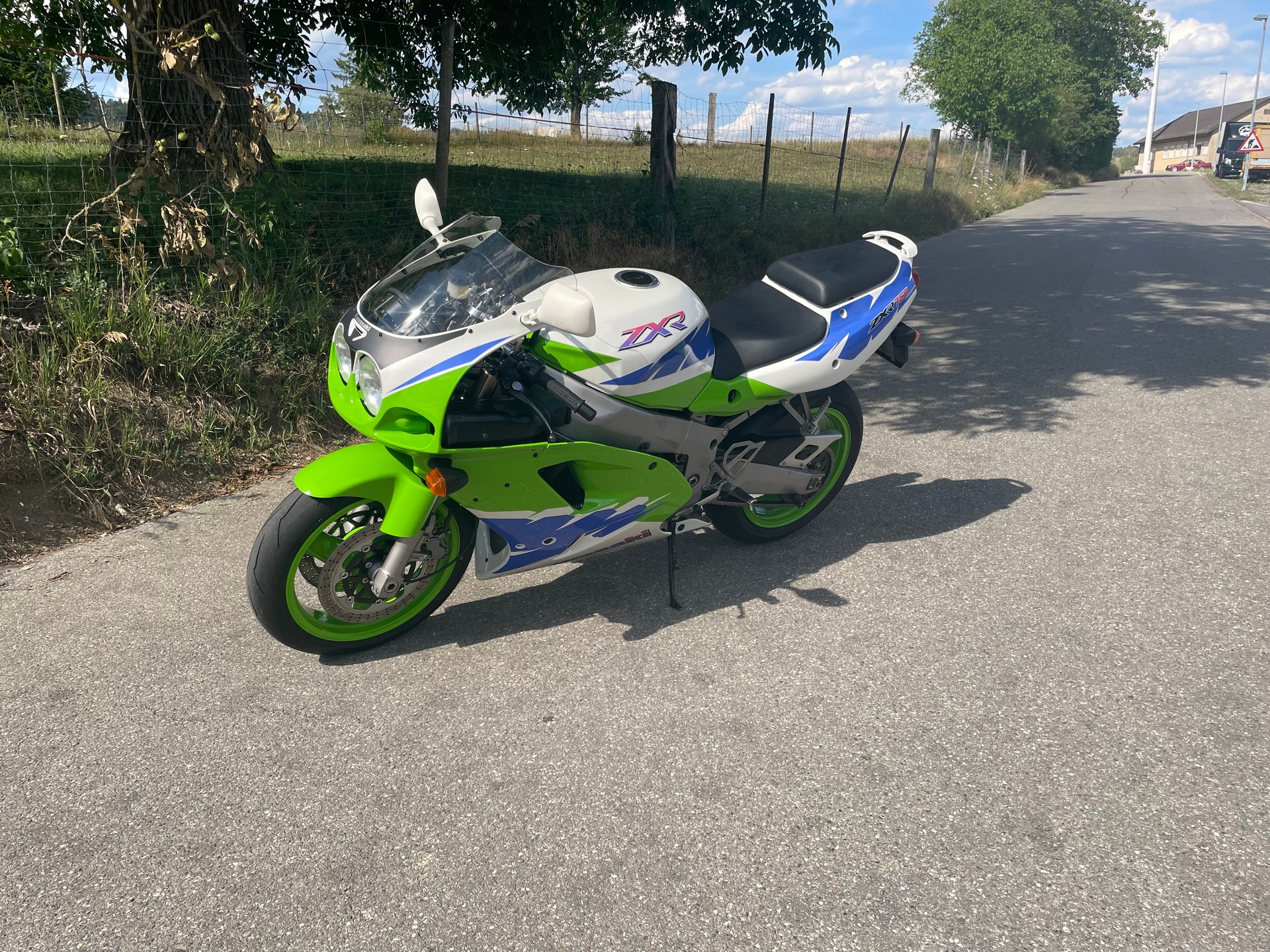 KAWASAKI ZXR-750 Ram-Air-image-3