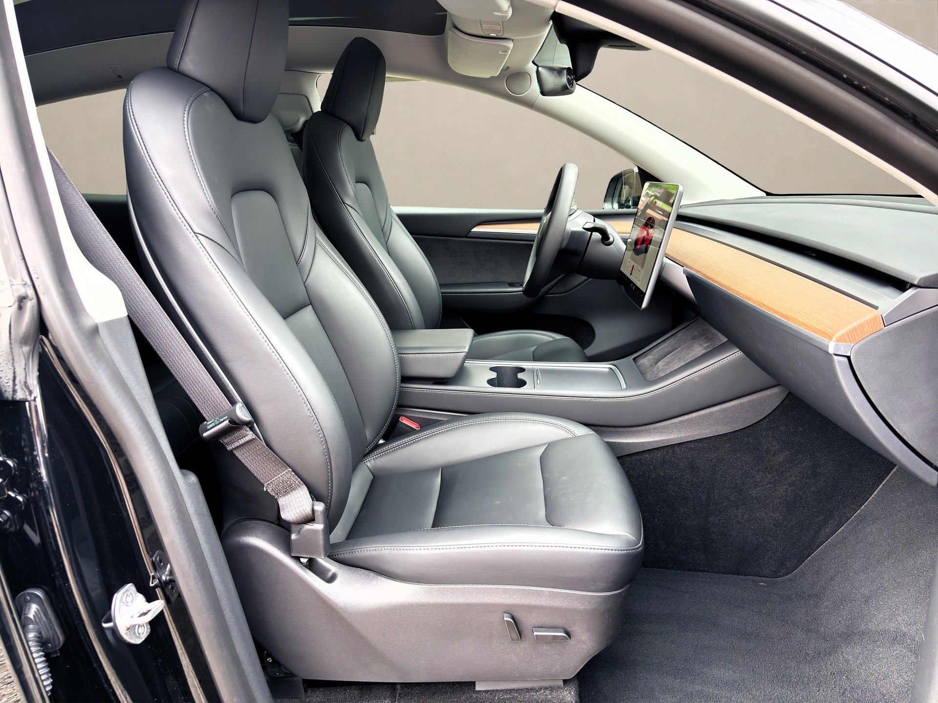 TESLA Model Y ❗Performance❗✅CH-Fahrzeug & Frisch ab Service✅-image-8