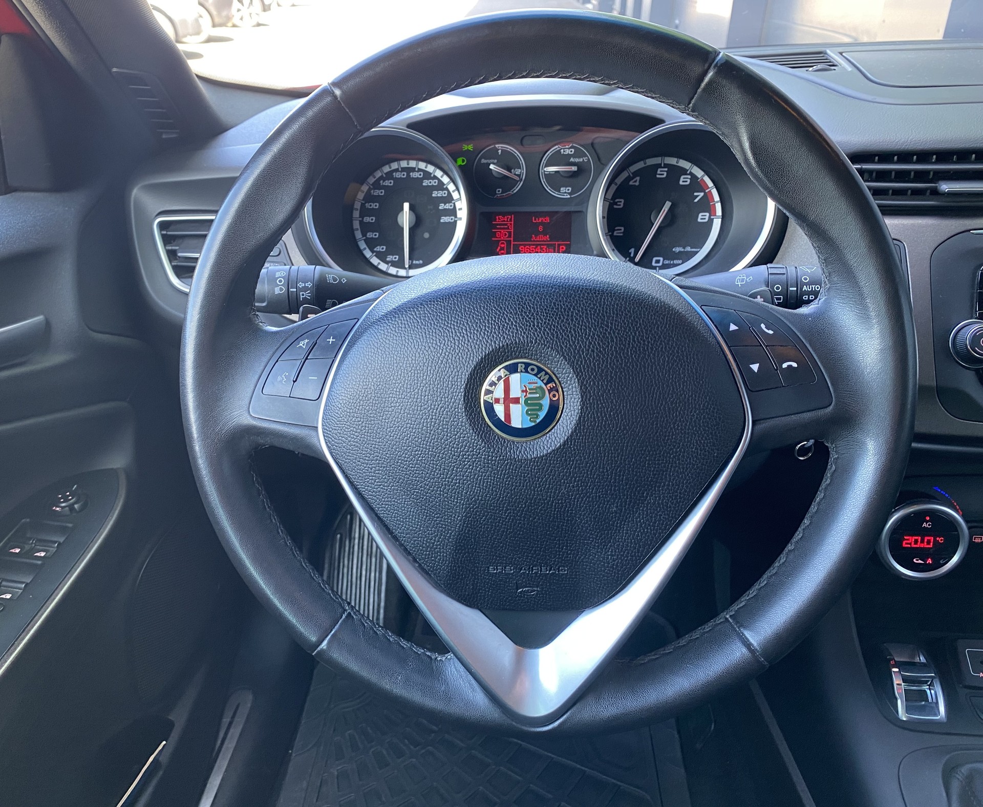ALFA ROMEO Giulietta 1.4 MultiAir Distinctive TCT-image-22