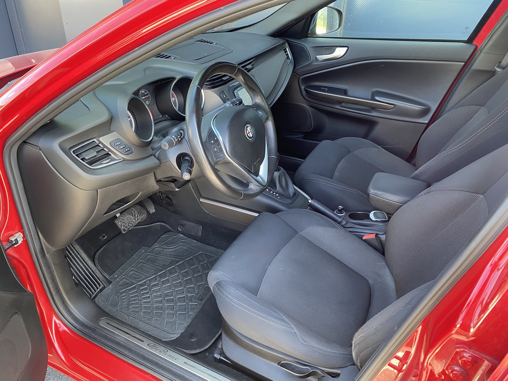 ALFA ROMEO Giulietta 1.4 MultiAir Distinctive TCT-image-16