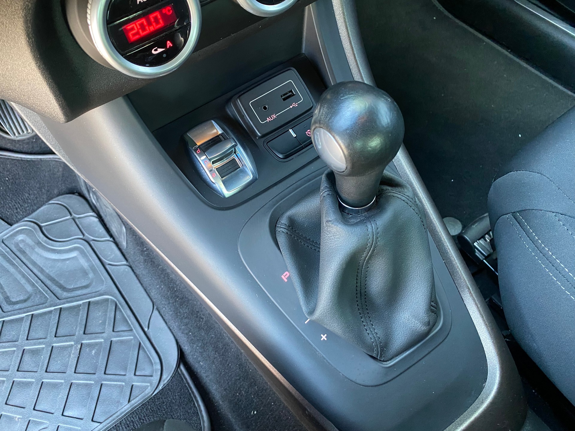 ALFA ROMEO Giulietta 1.4 MultiAir Distinctive TCT-image-28
