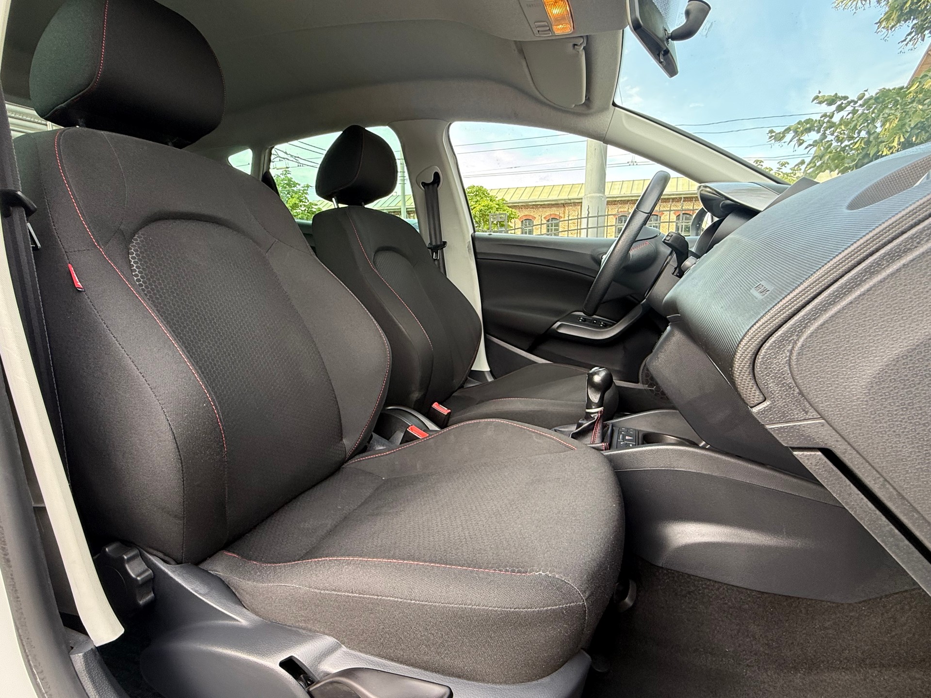 SEAT Ibiza 1.2 TSI FR-image-12