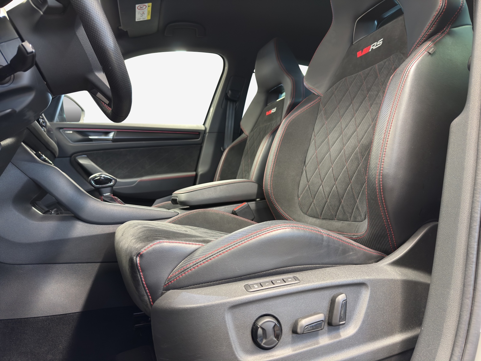 SKODA Kodiaq 2.0 Bi-TDI SCR RS 4x4 DSG-image-14