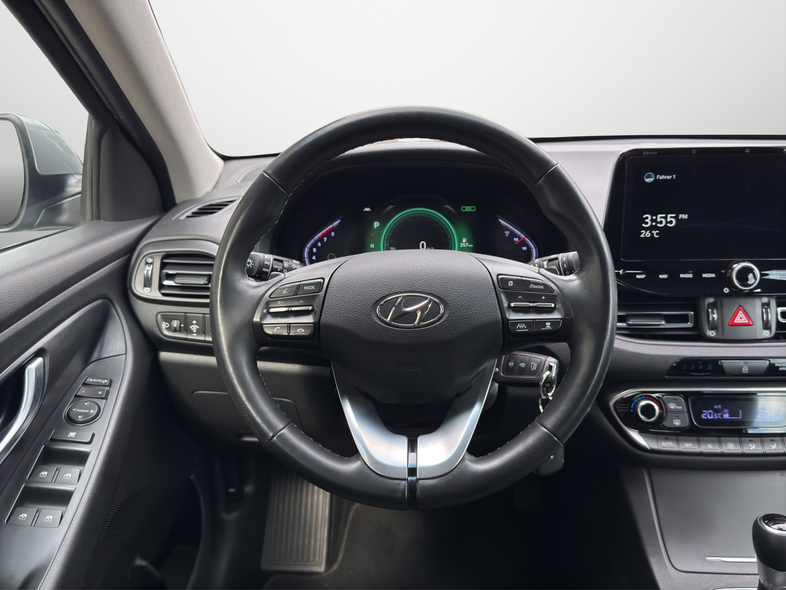HYUNDAI i30 1.5 T-GDi Amplia-image-7