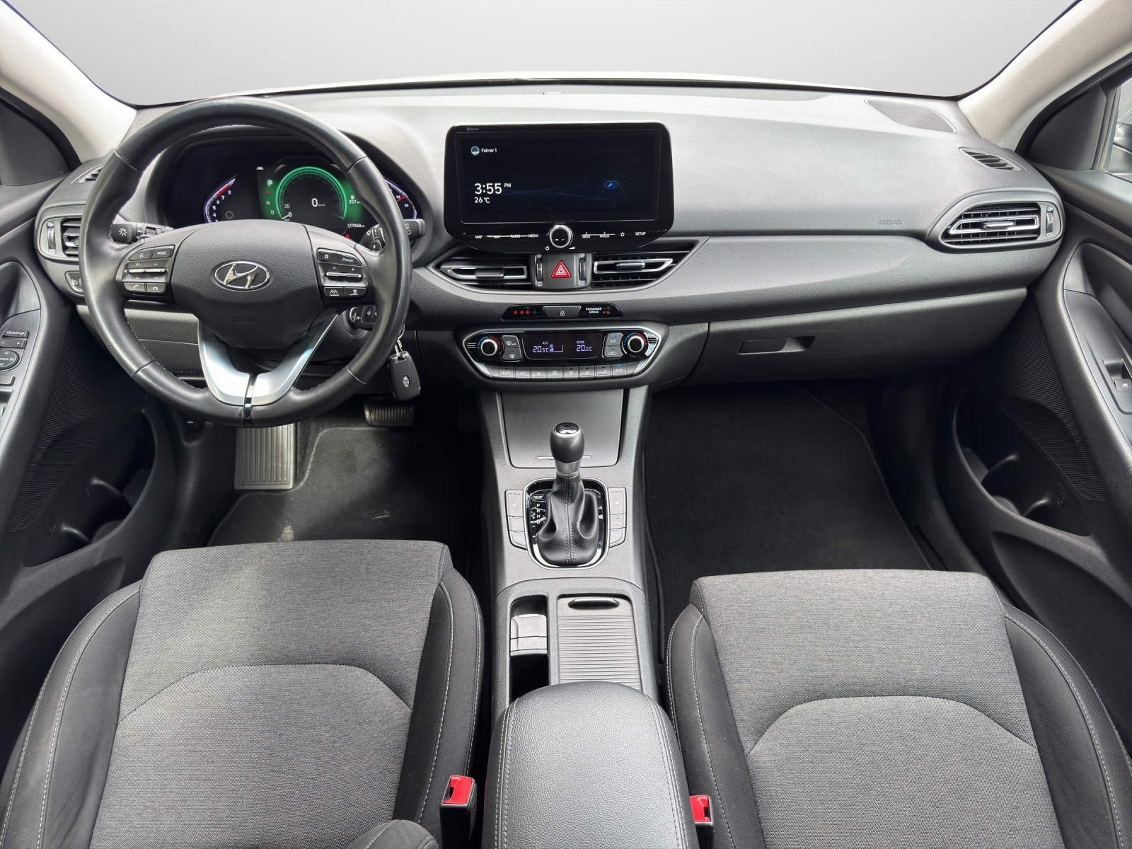 HYUNDAI i30 1.5 T-GDi Amplia-image-9