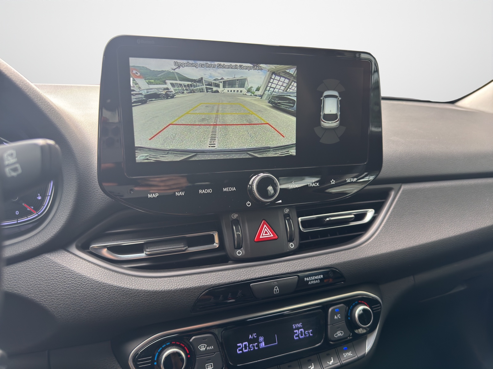 HYUNDAI i30 1.5 T-GDi Amplia-image-11