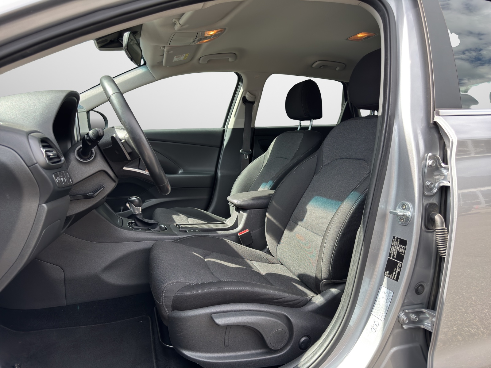 HYUNDAI i30 1.5 T-GDi Amplia-image-4