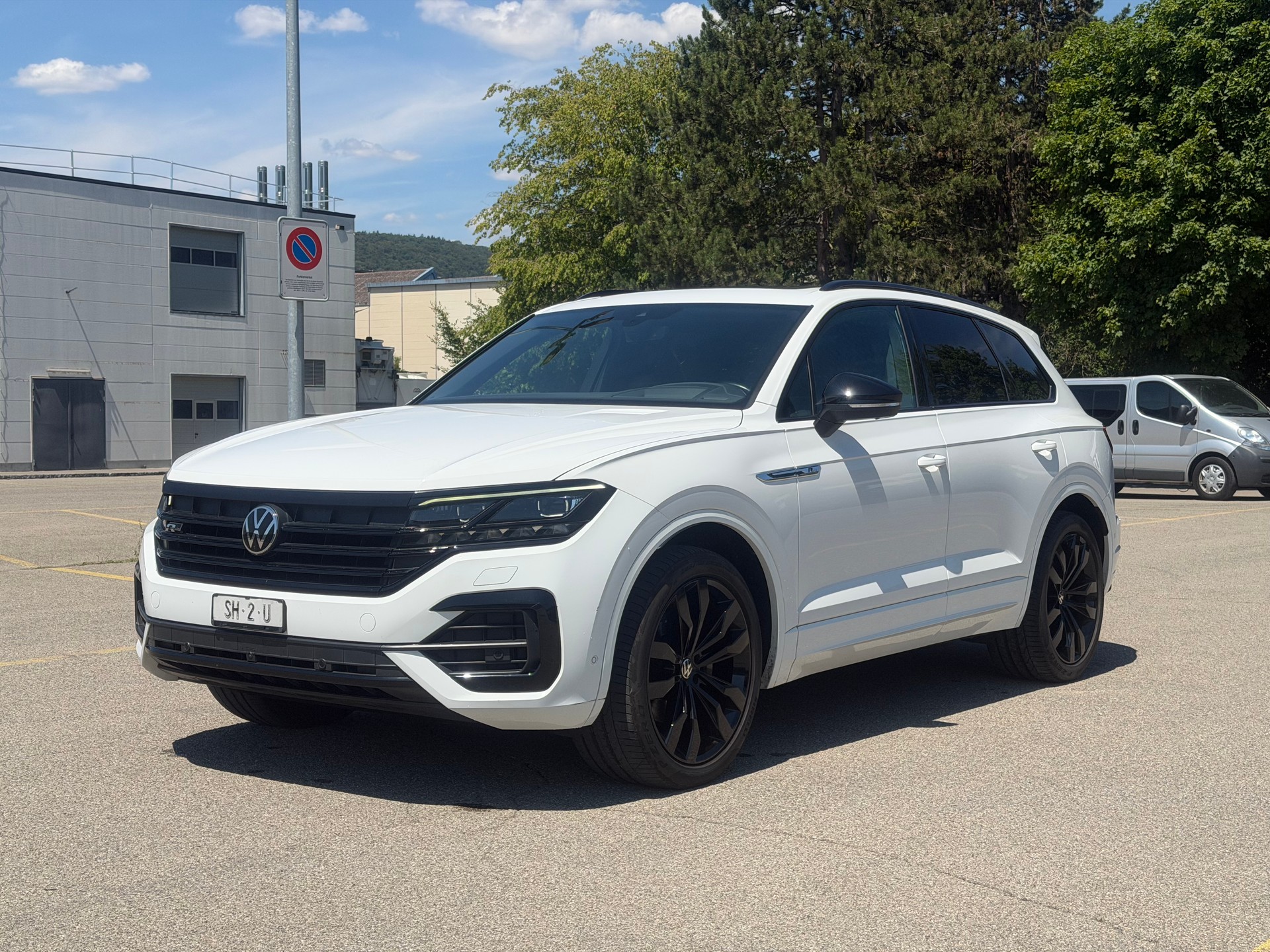 VW Touareg 3.0 TDI R Line Tiptronic-image-0