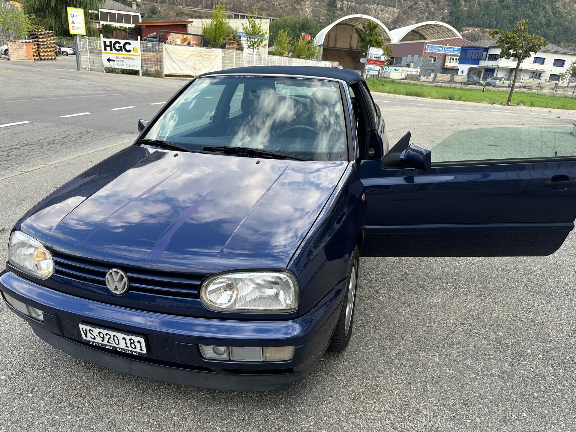 VW Golf Cabriolet 2000 Avantgarde-image-0