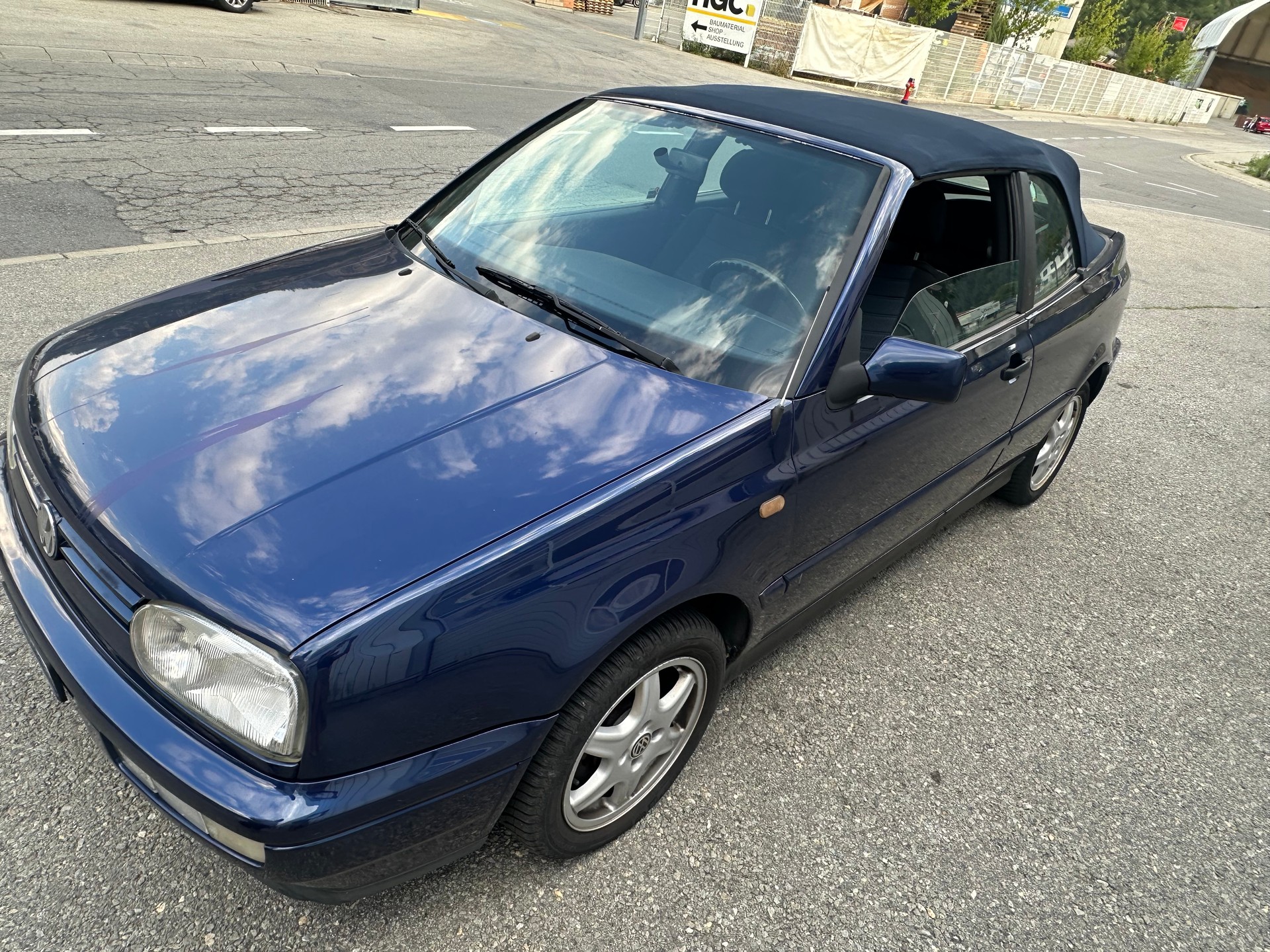 VW Golf Cabriolet 2000 Avantgarde-image-12