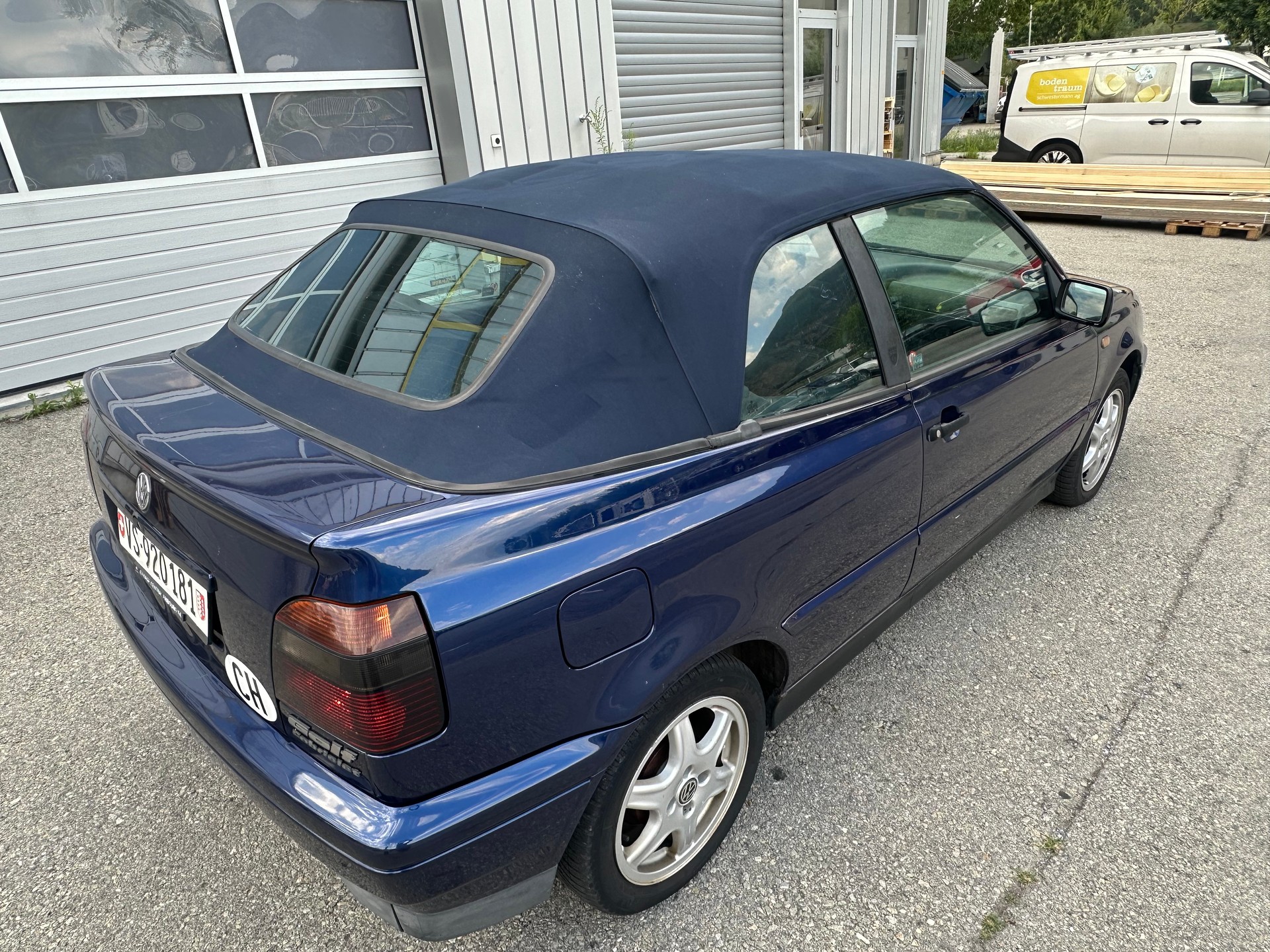 VW Golf Cabriolet 2000 Avantgarde-image-7