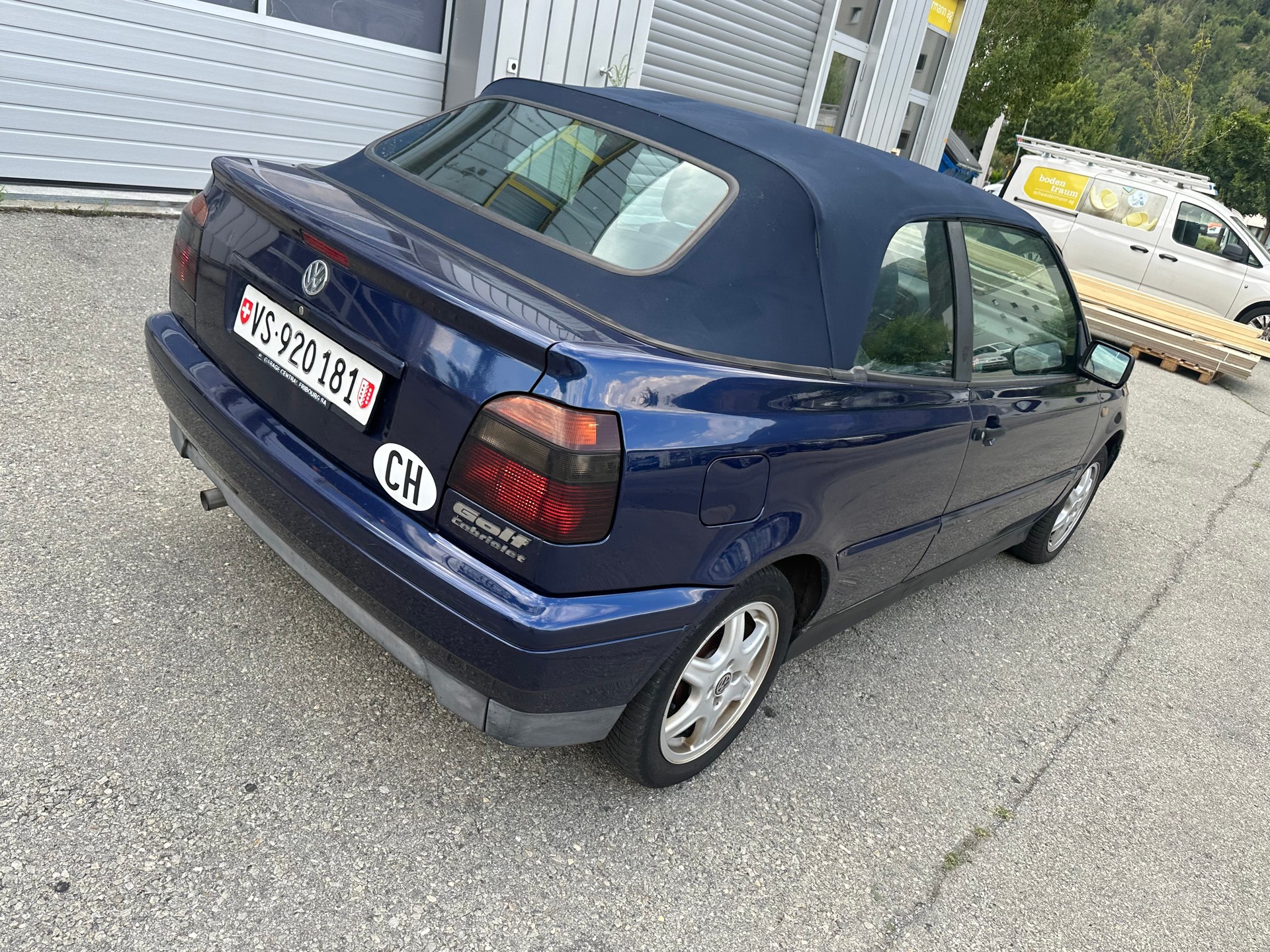 VW Golf Cabriolet 2000 Avantgarde-image-6