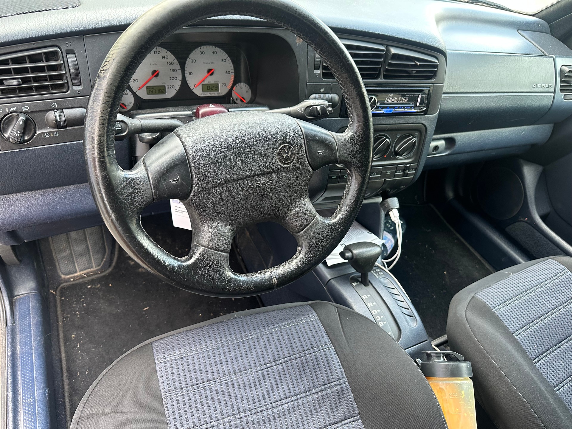VW Golf Cabriolet 2000 Avantgarde-image-4