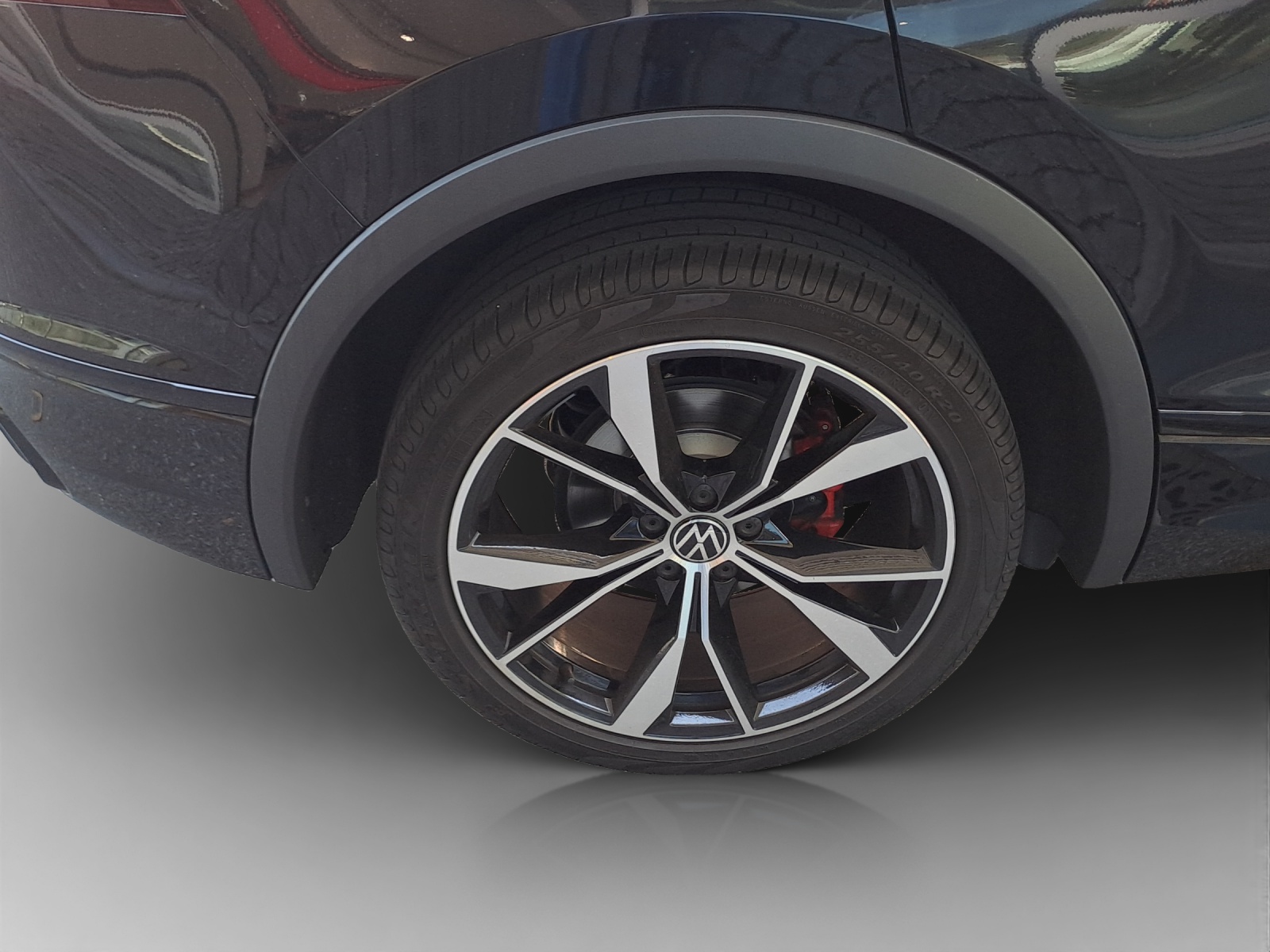 VW Tiguan 2.0TSI R-Line 4Motion DSG-image-13